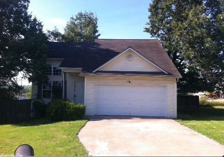 Great fenced yard and master on main.  HUD Owned property For Sale.  For information on bidding, Earnest Money procedures and more, visit:  www.HUDHomestore.com.  Please refer to HUDHomeStore.com for the most recent bidding period details and information on this property.  Property is Sold “AS IS”.  All Offers are to be submitted electronically at:  www.HUDHomeStore.com.  (SEE AGENT CONFIDENTIAL REMARKS FOR FURTHER INSTRUCTIONS)