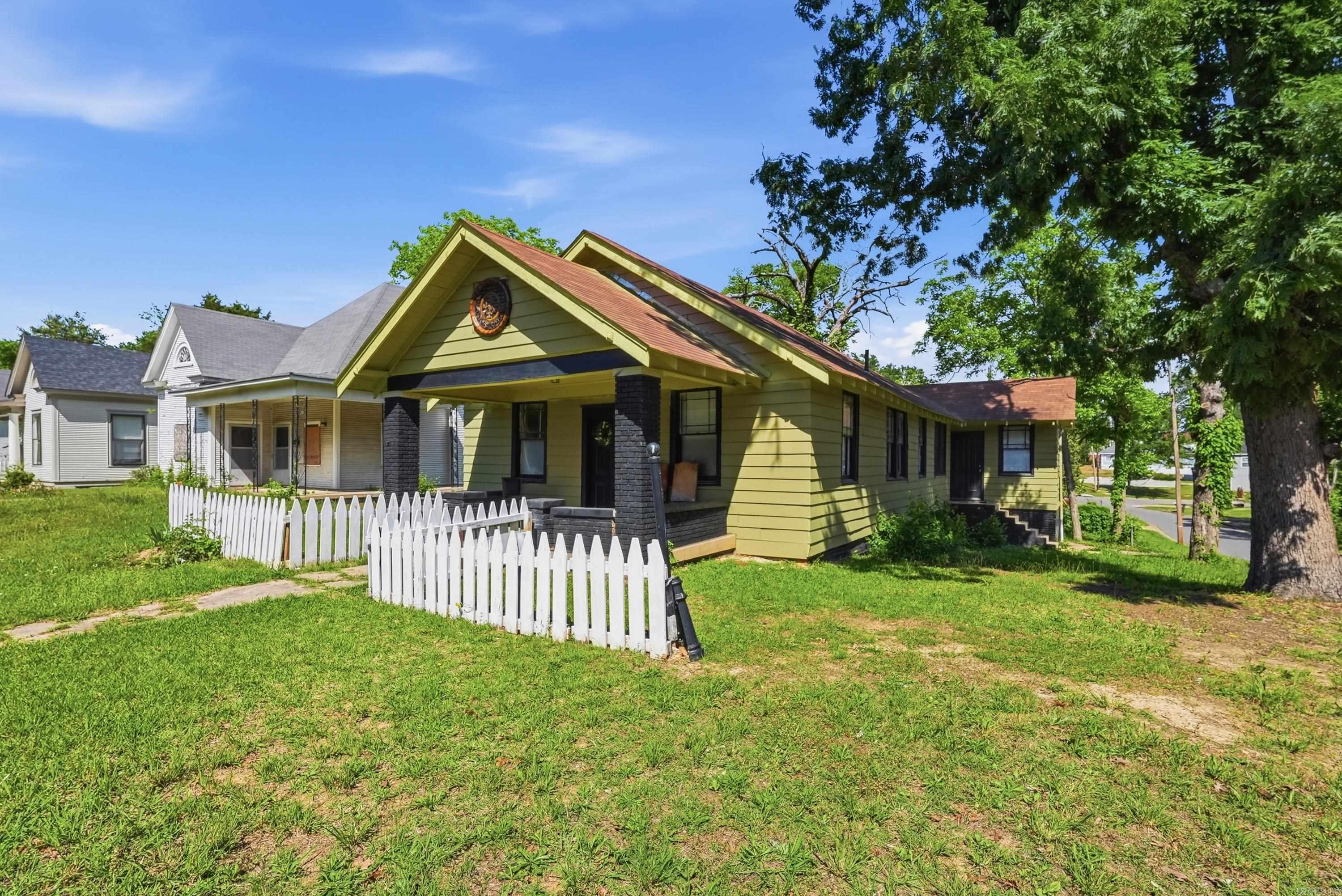 JONES & WORTHEN - Residential