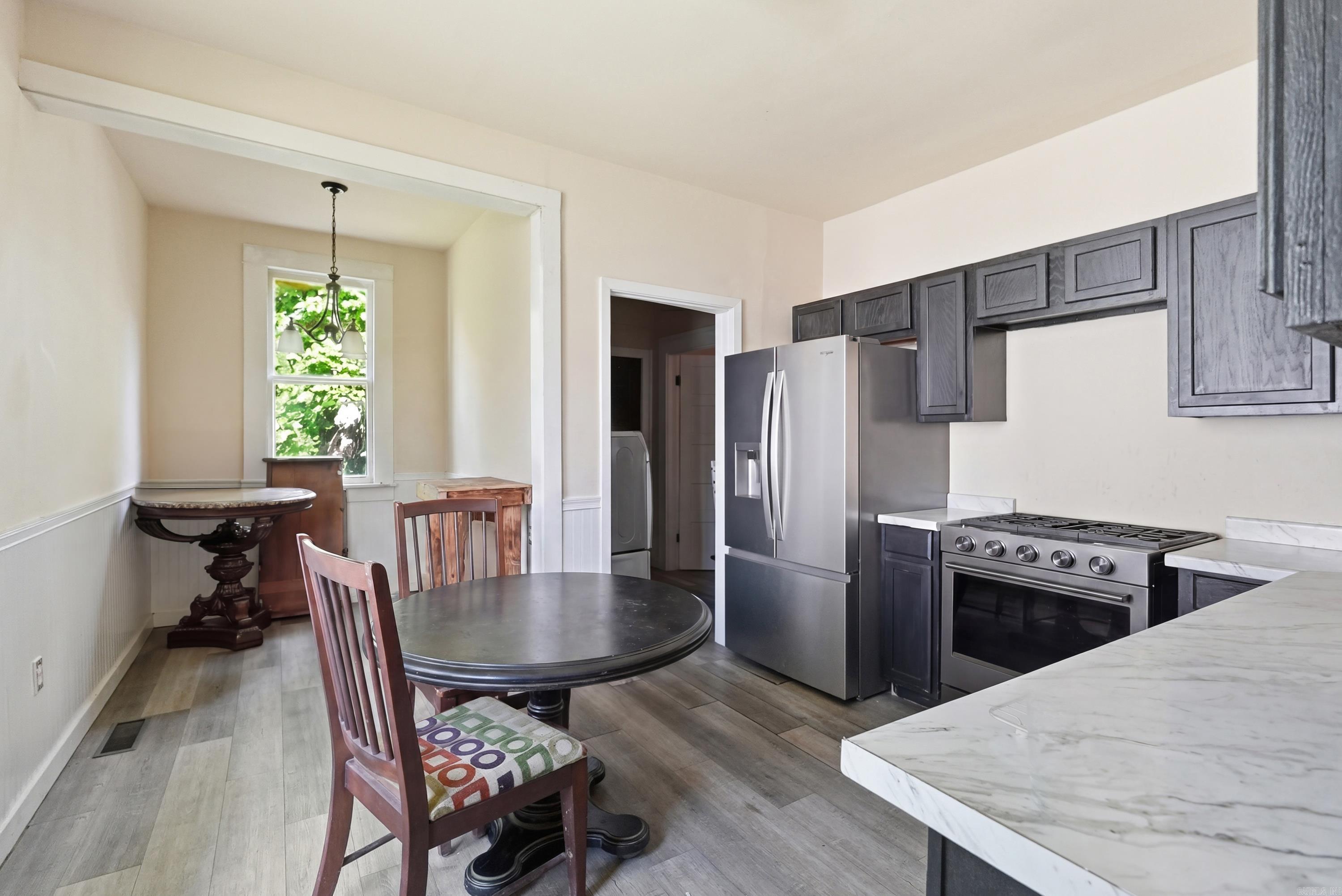 JONES & WORTHEN - Residential