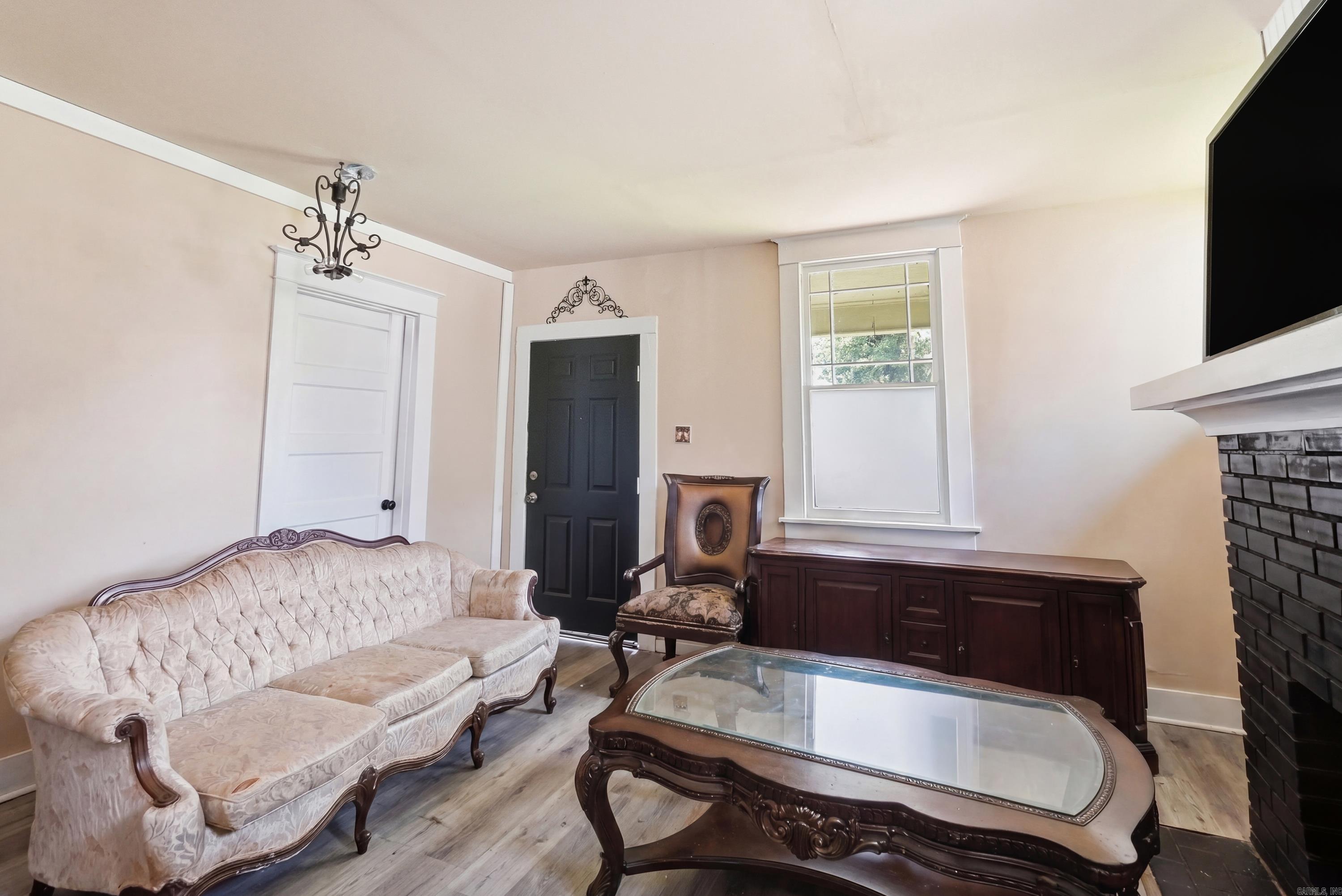 JONES & WORTHEN - Residential