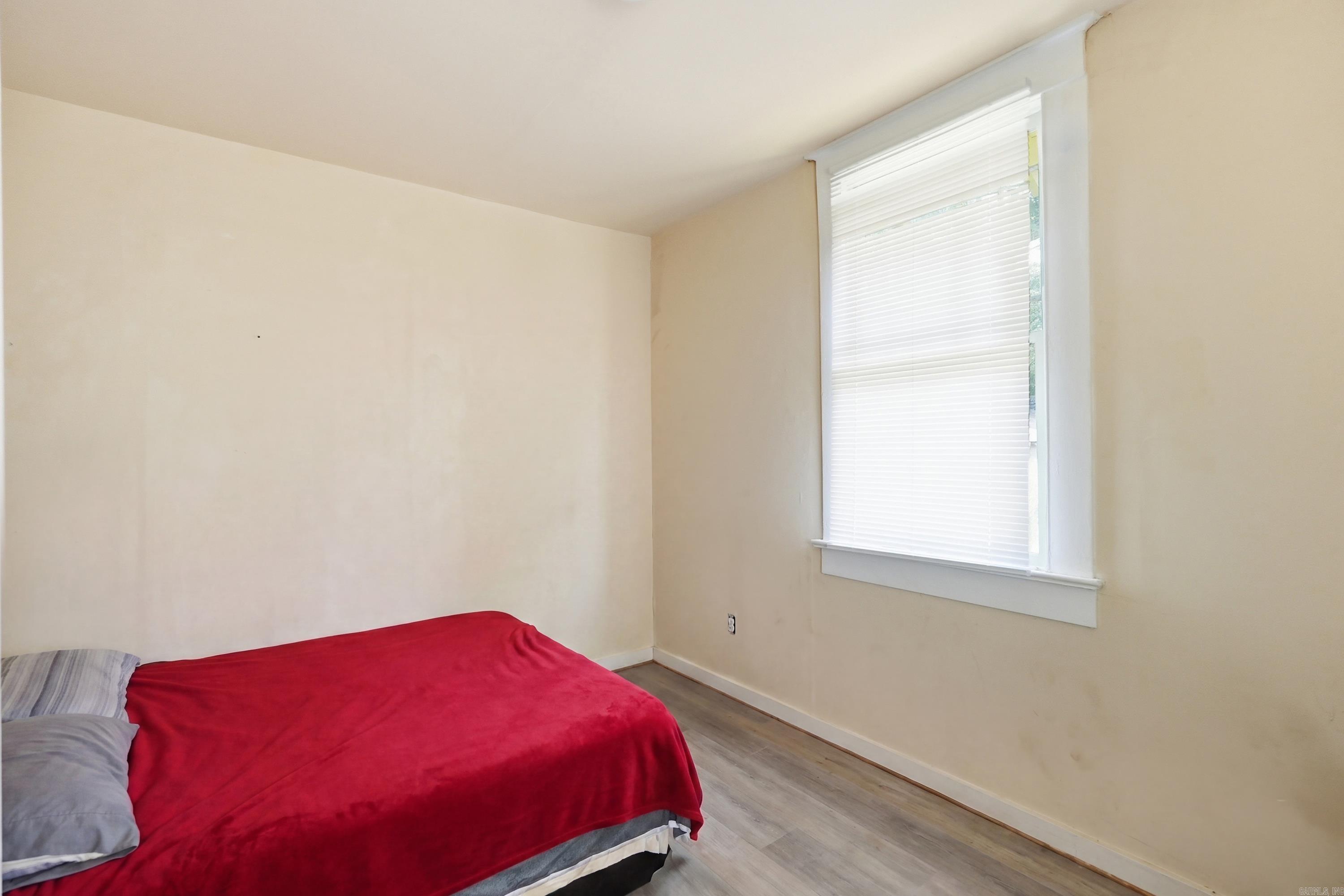 JONES & WORTHEN - Residential