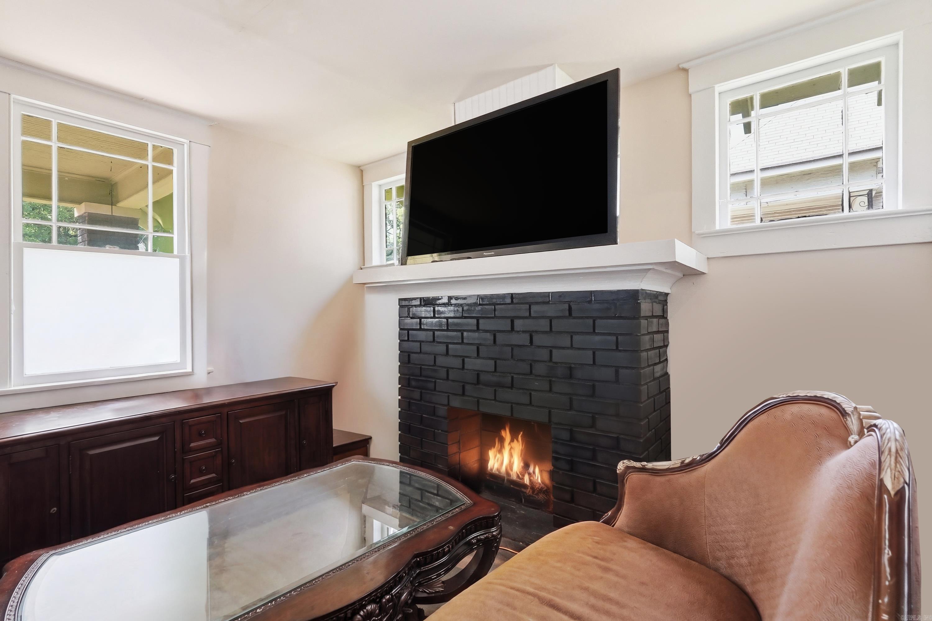 JONES & WORTHEN - Residential
