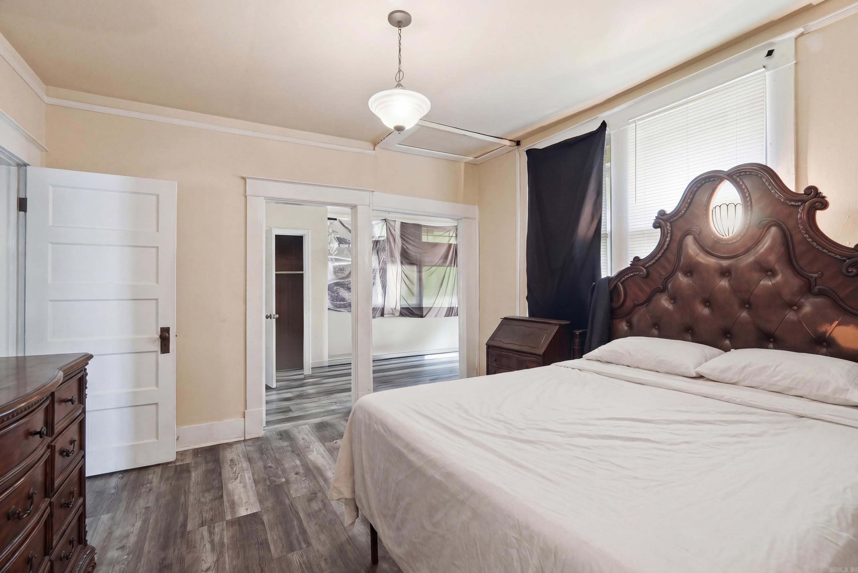 JONES & WORTHEN - Residential