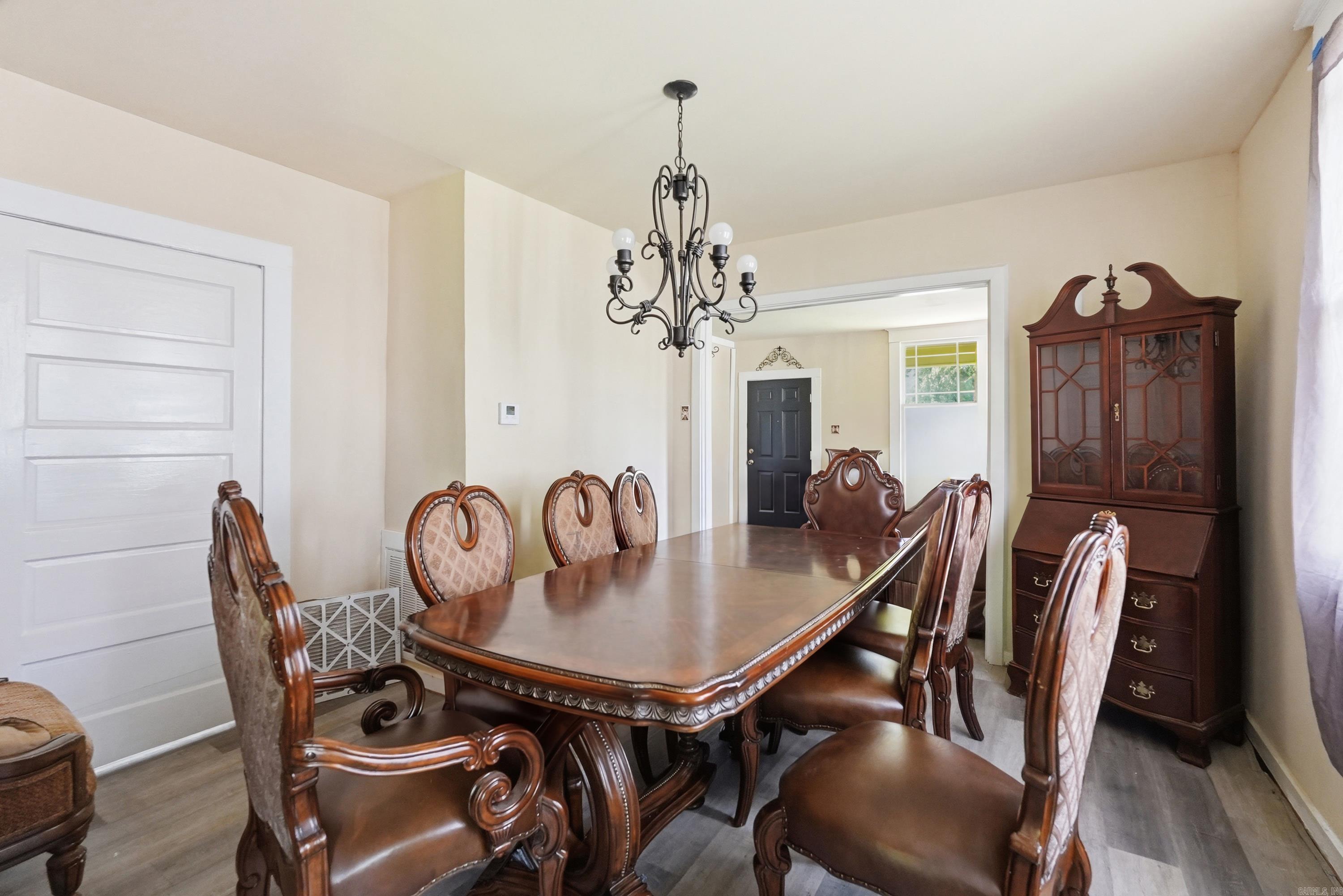 JONES & WORTHEN - Residential