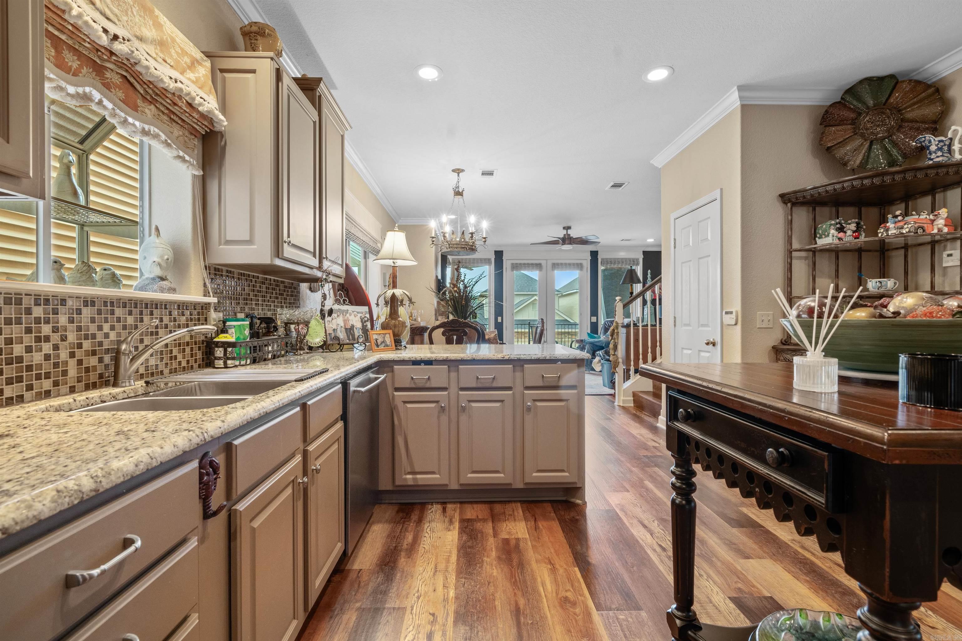 MAJESTIC LAKE VILLAGE TOWNHOMES - Residential