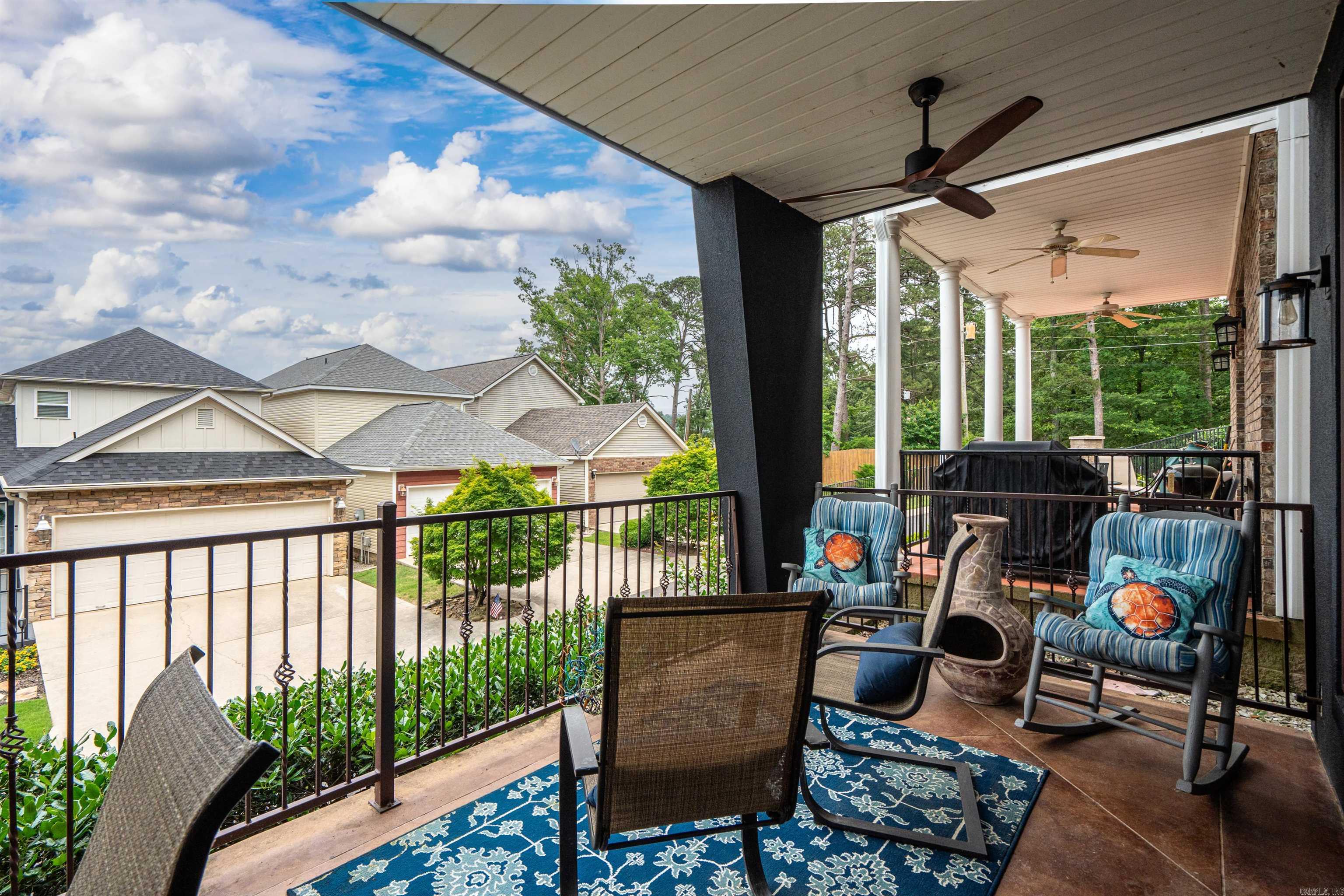 MAJESTIC LAKE VILLAGE TOWNHOMES - Residential