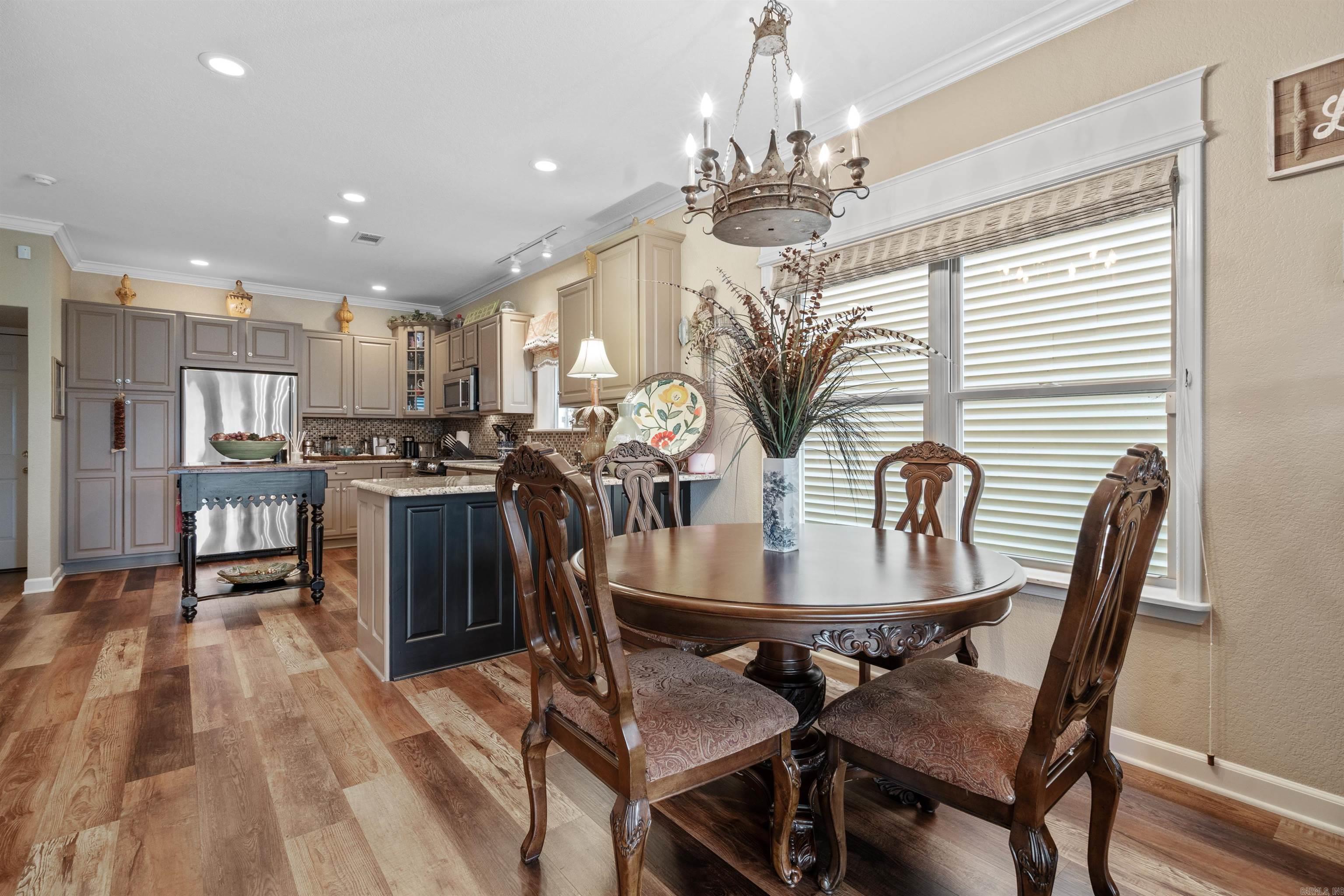 MAJESTIC LAKE VILLAGE TOWNHOMES - Residential