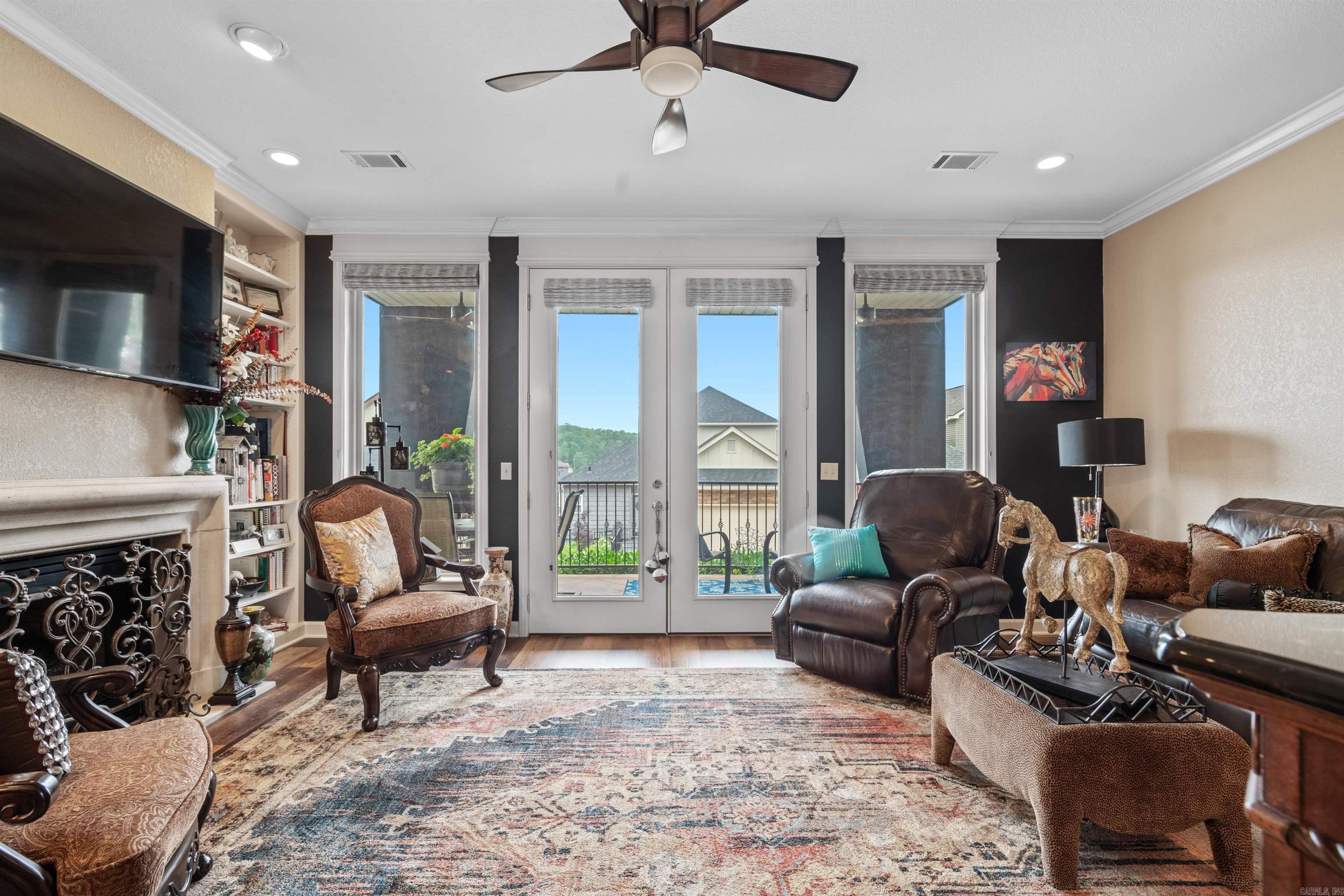 MAJESTIC LAKE VILLAGE TOWNHOMES - Residential