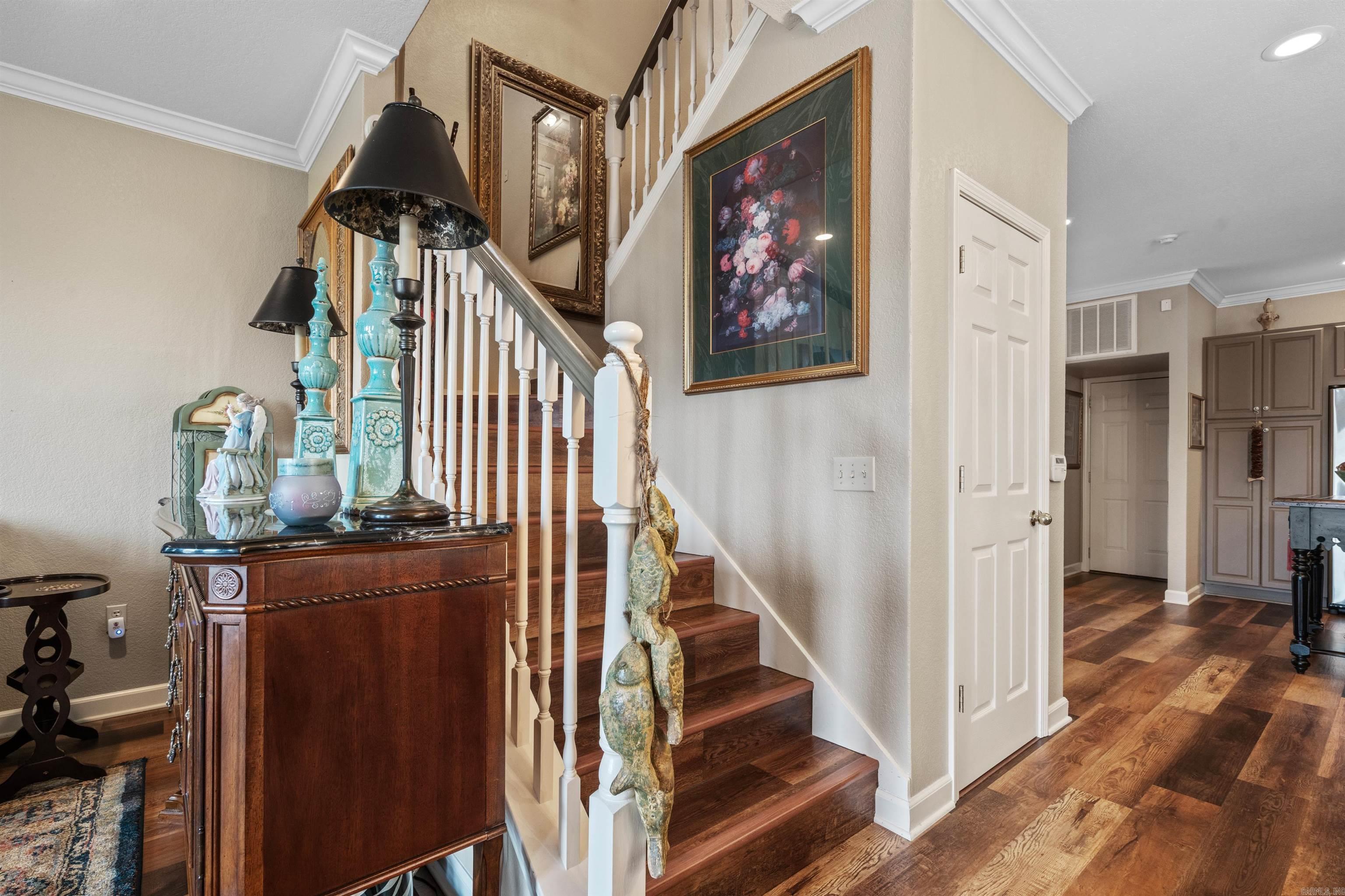 MAJESTIC LAKE VILLAGE TOWNHOMES - Residential