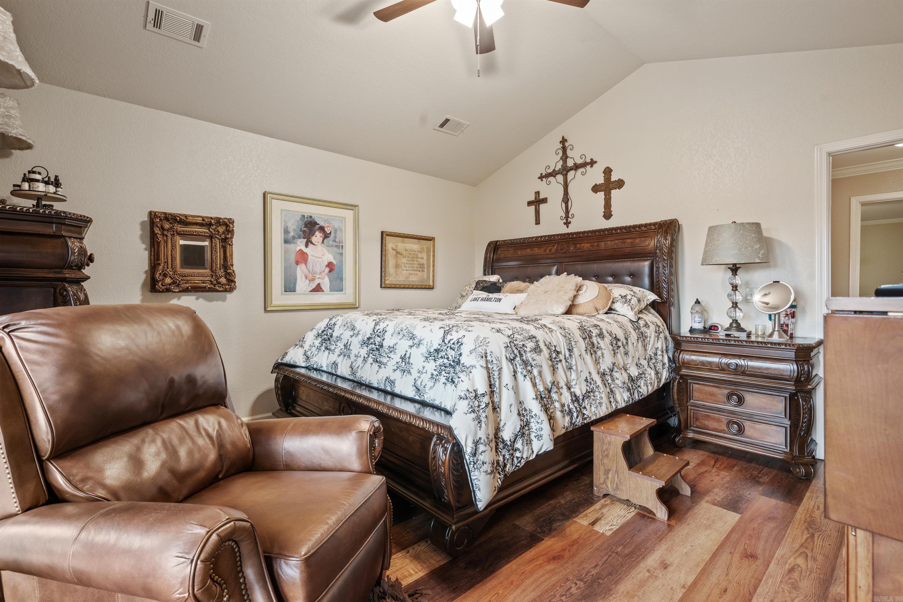 MAJESTIC LAKE VILLAGE TOWNHOMES - Residential