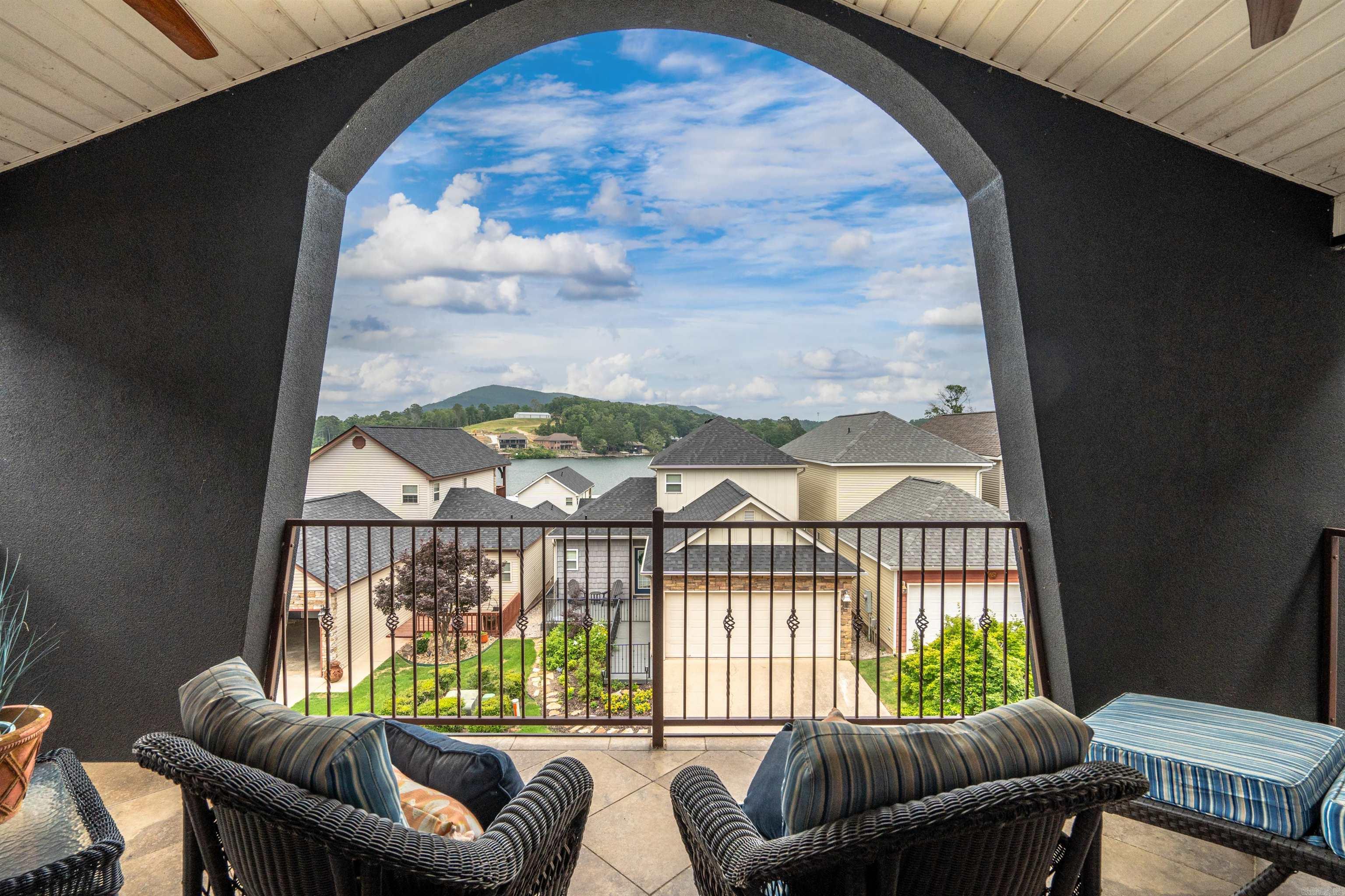 MAJESTIC LAKE VILLAGE TOWNHOMES - Residential