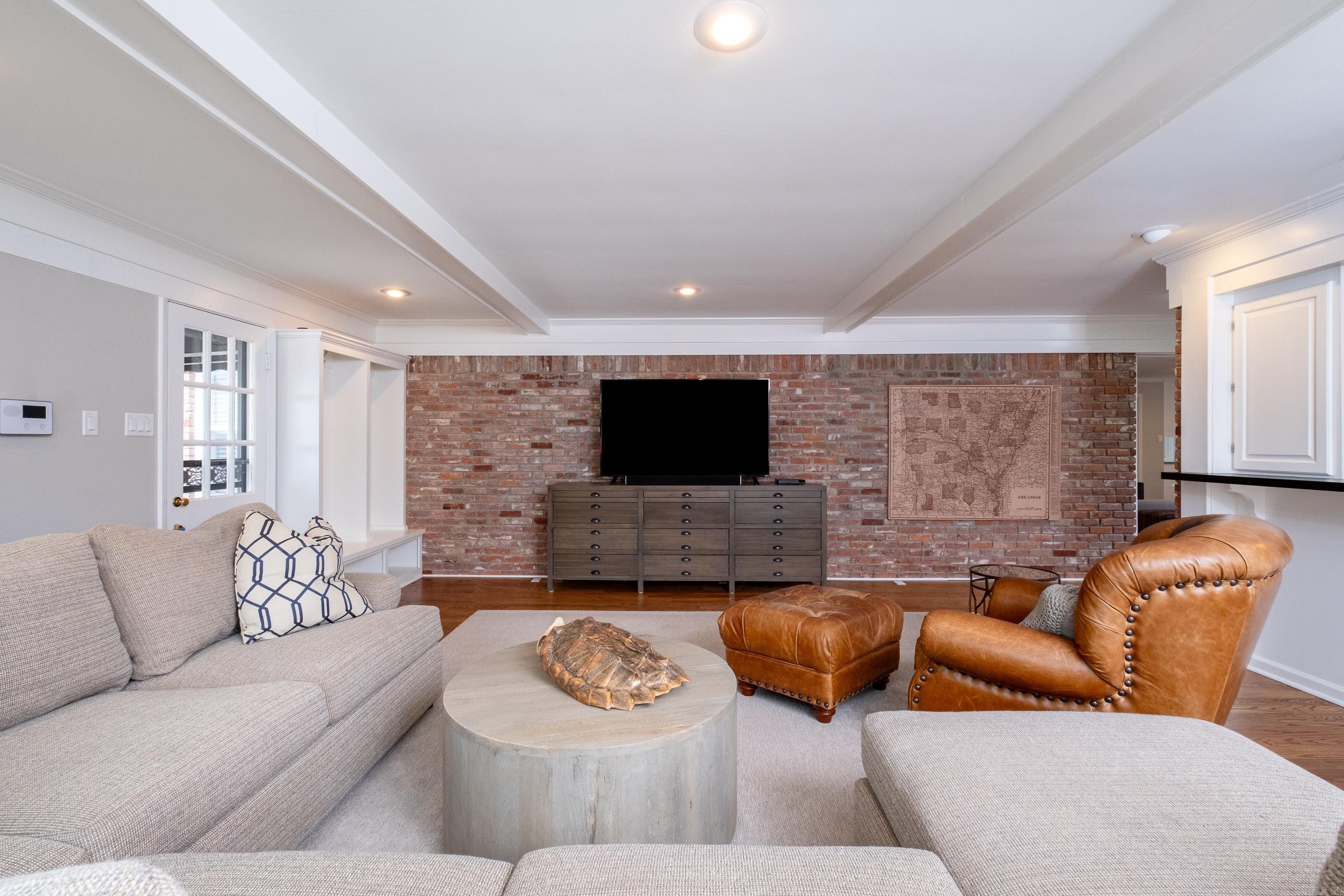 PLEASANT VALLEY - Residential