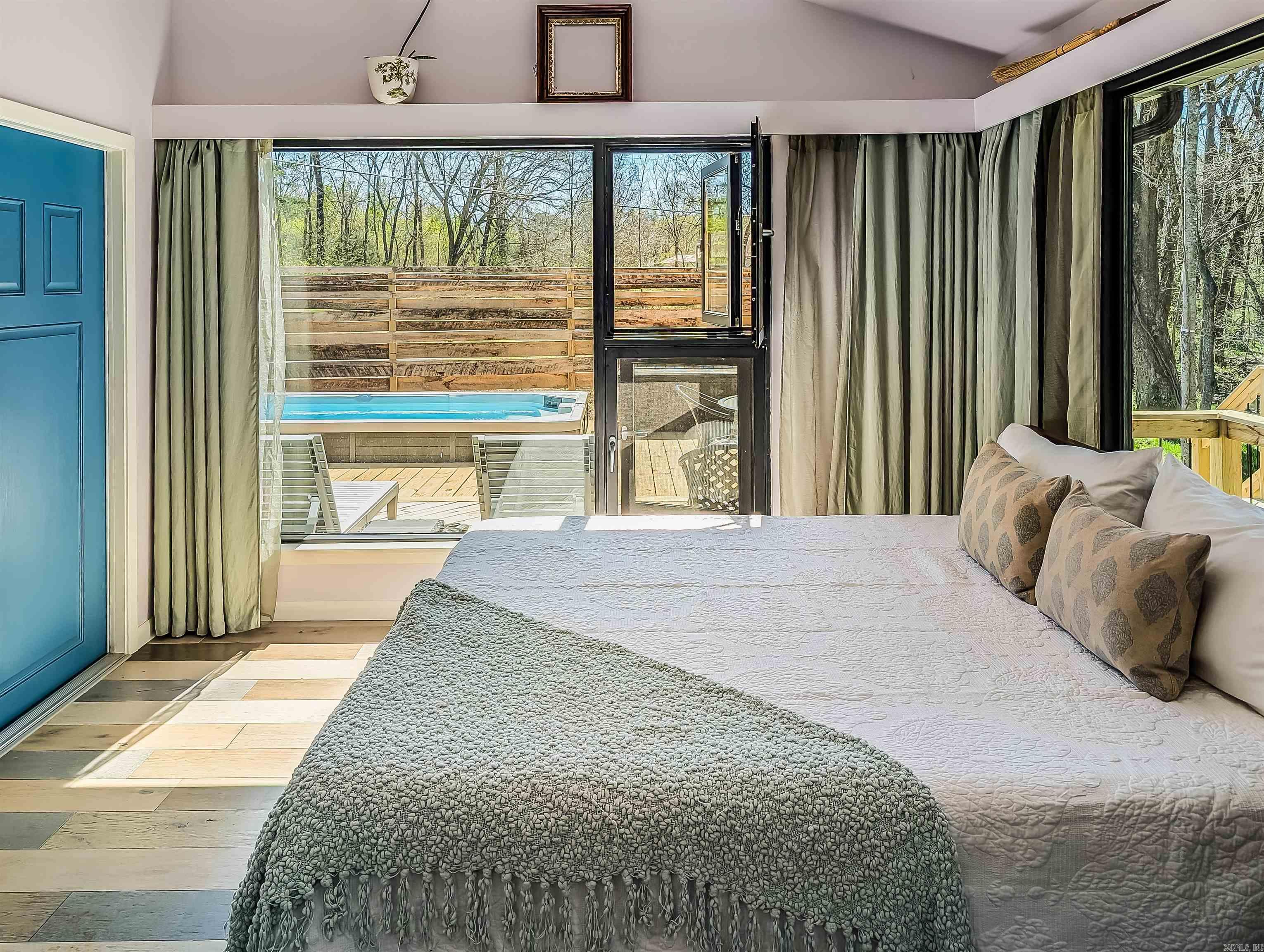 MOUNTAIN VIEW - Residential