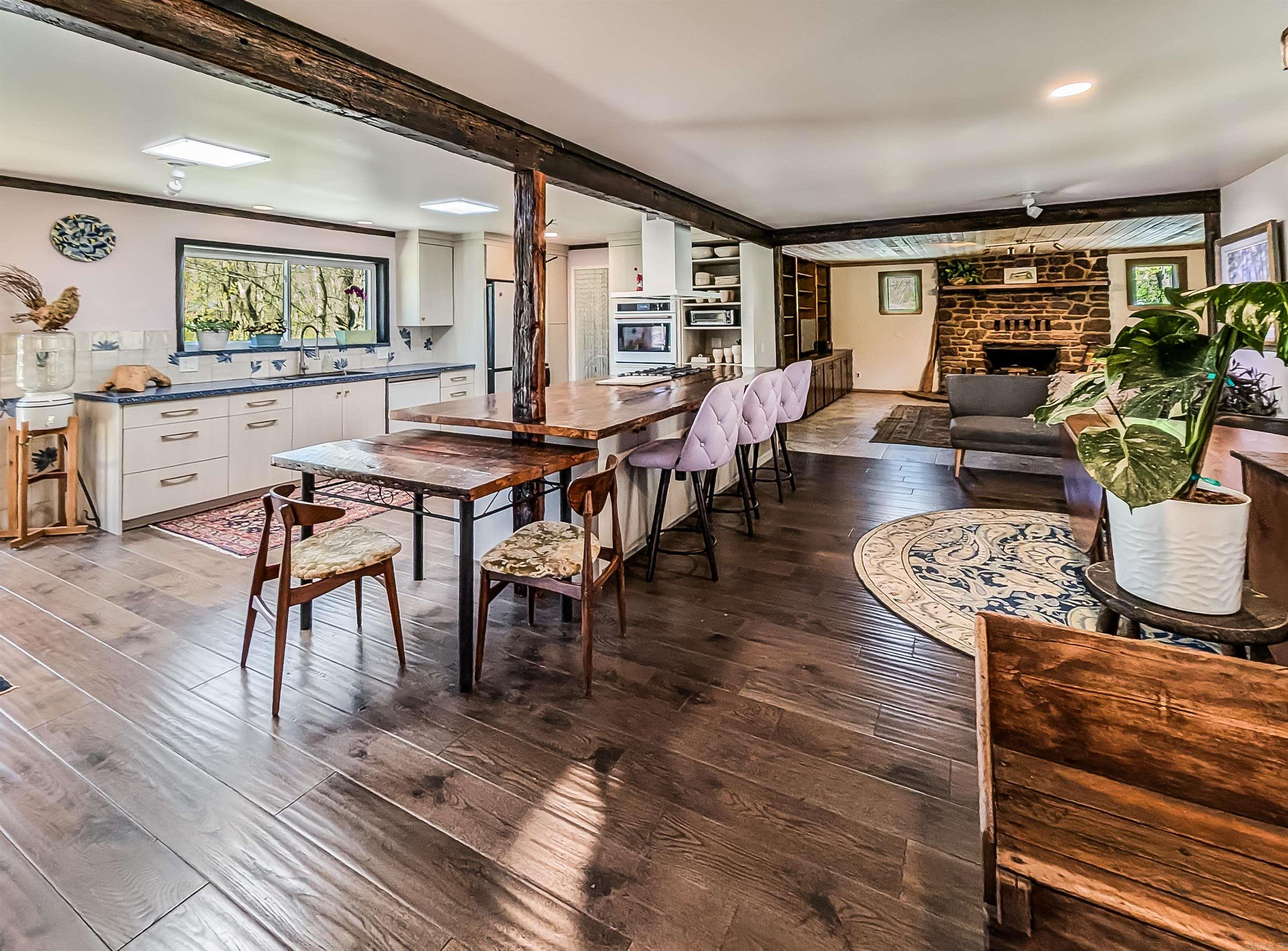 MOUNTAIN VIEW - Residential