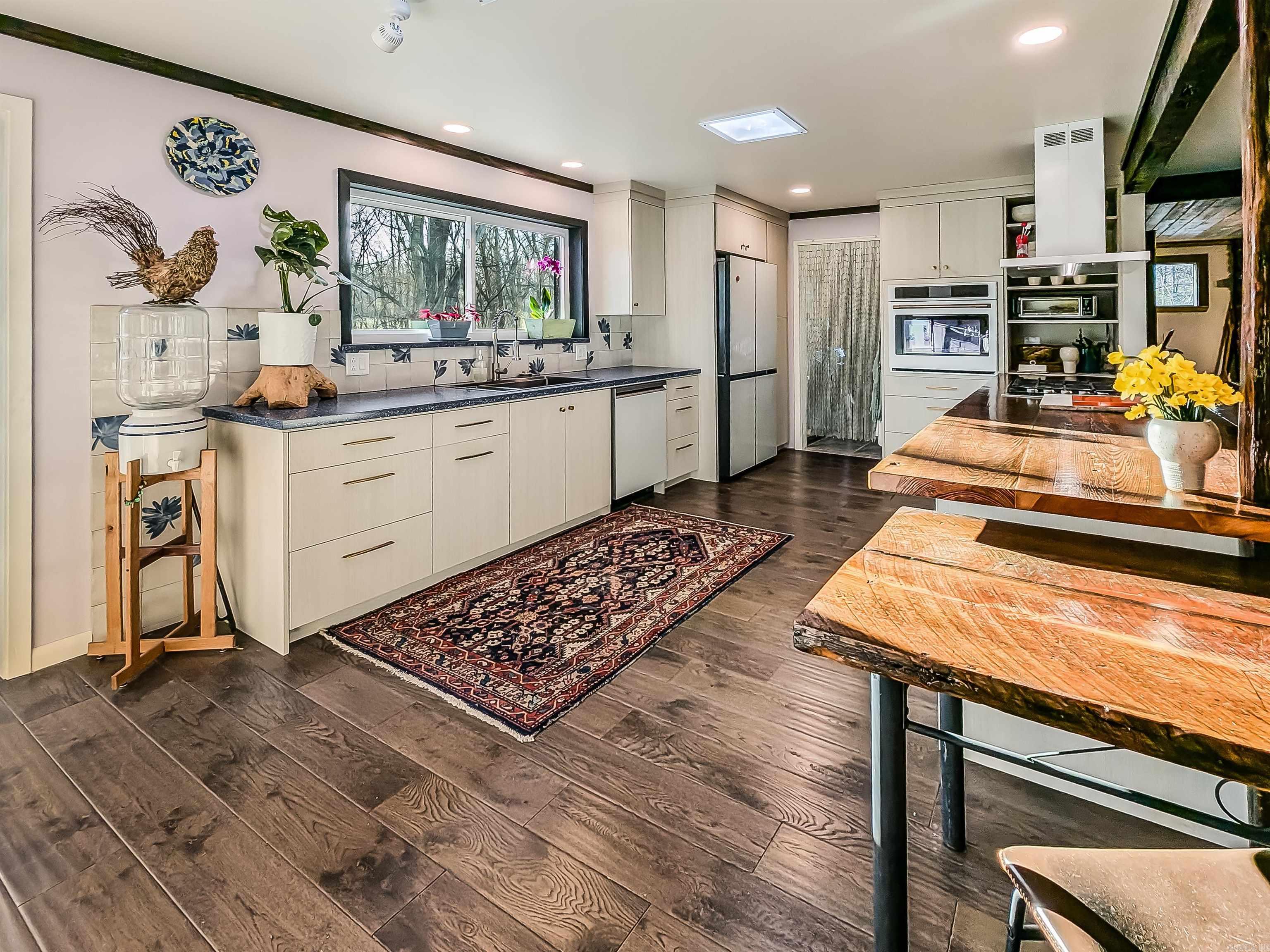 MOUNTAIN VIEW - Residential