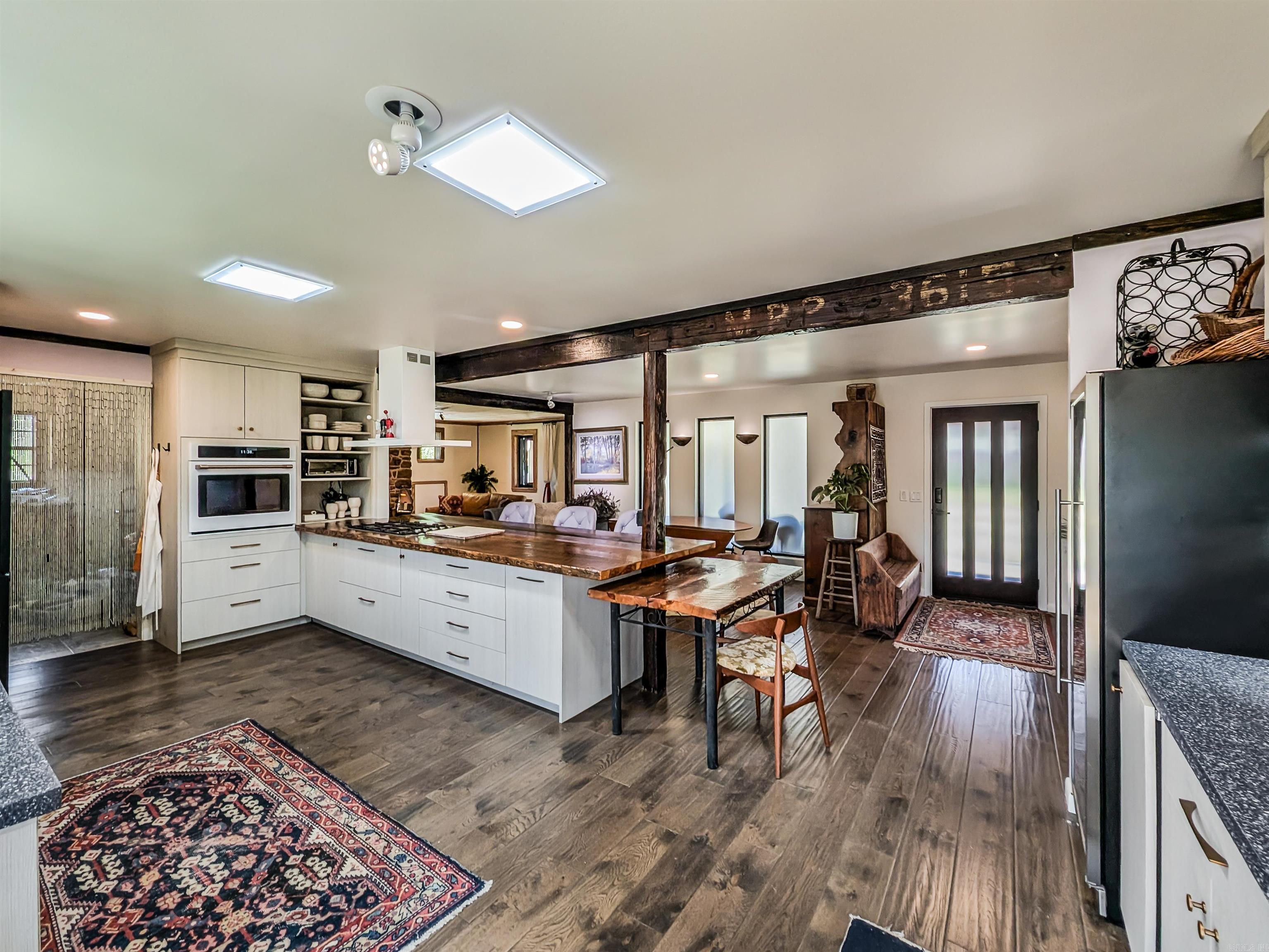 MOUNTAIN VIEW - Residential