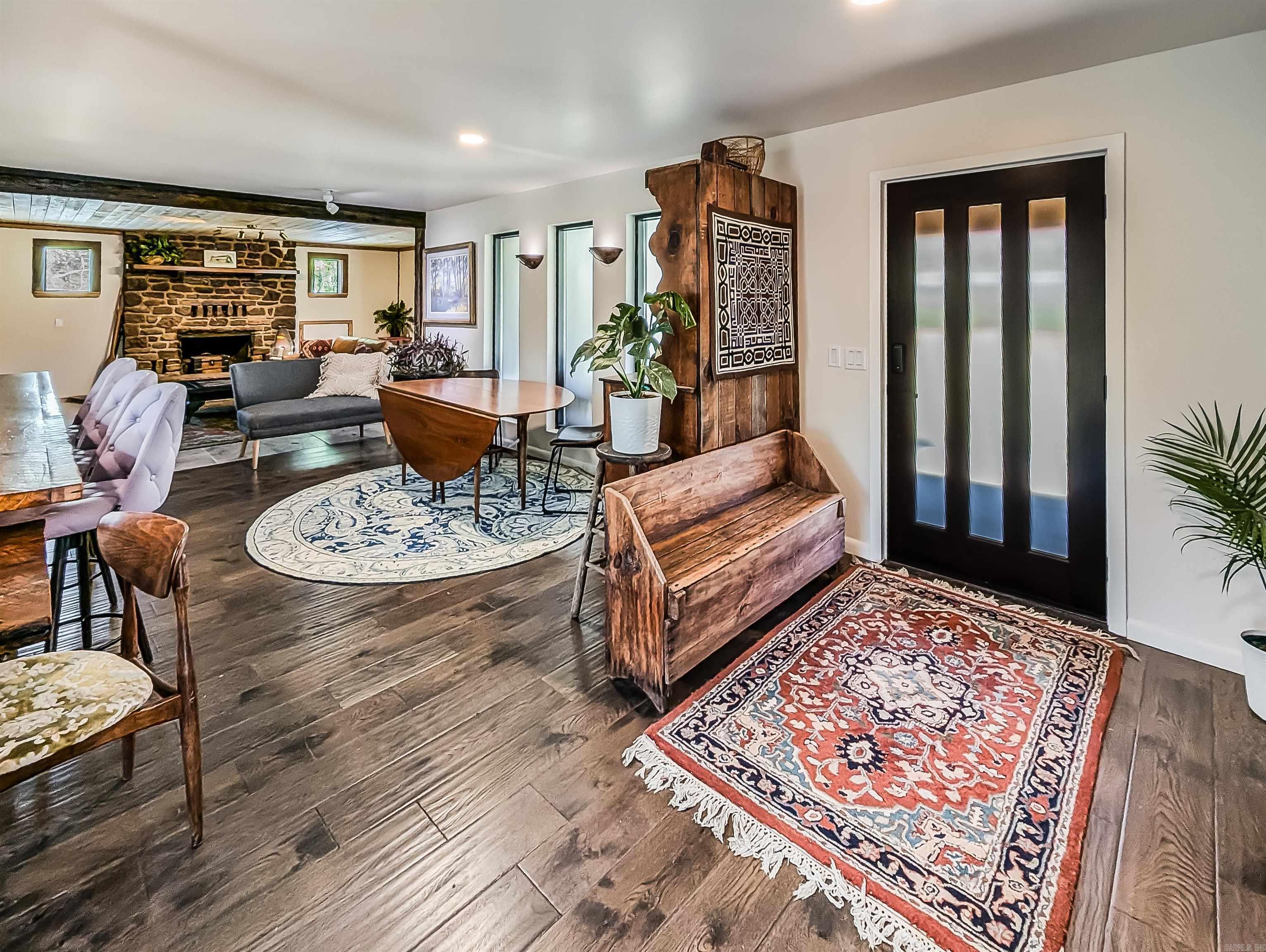 MOUNTAIN VIEW - Residential
