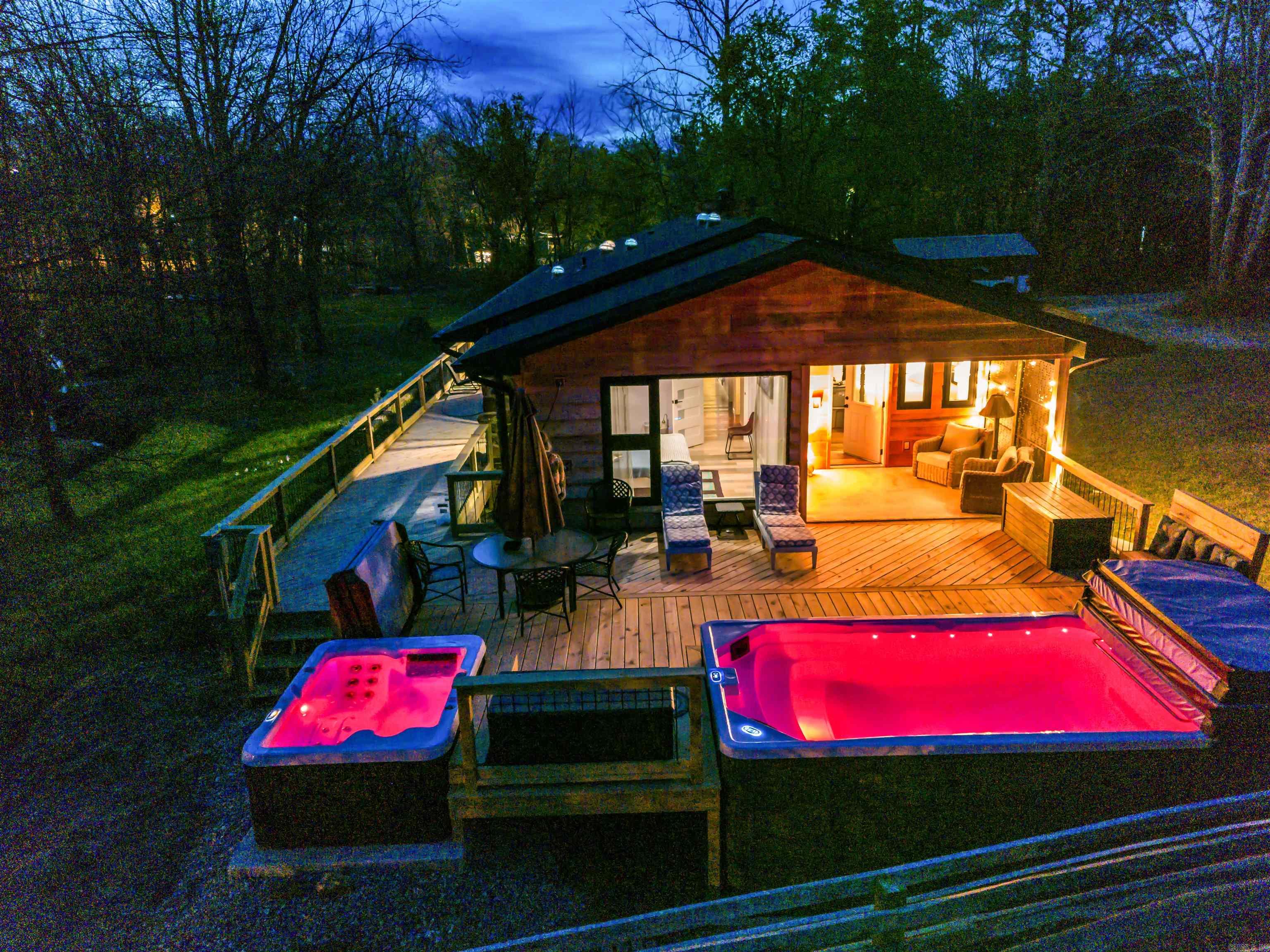 MOUNTAIN VIEW - Residential