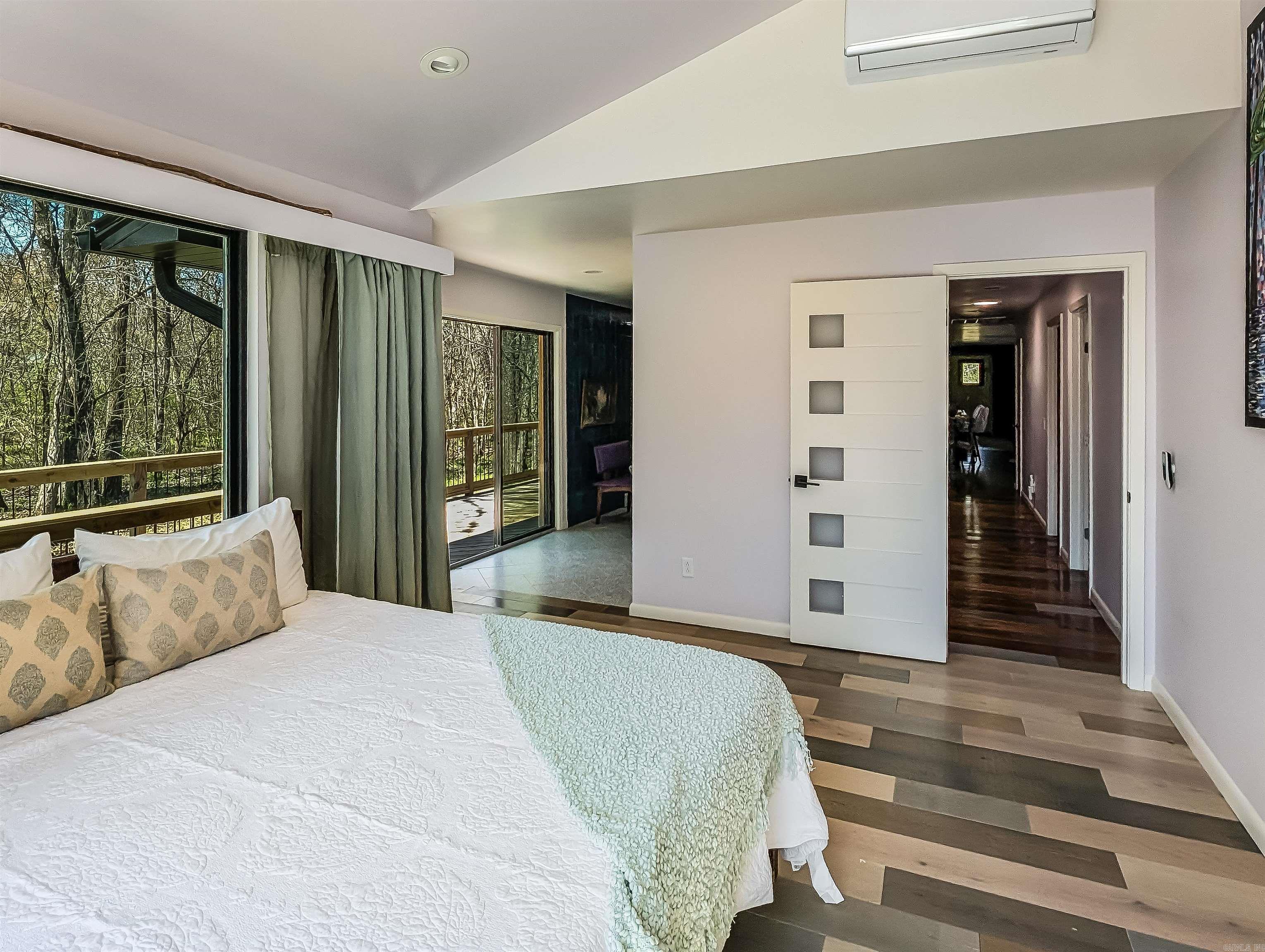 MOUNTAIN VIEW - Residential