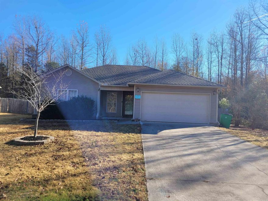 This 3 bed 2 bath home has an Open/Split floor plan. Great sized Master, separate Laundry room and Epoxy floored garage. Fenced in backyard with Patio that backs up to Greenspace. 1 year lease, $1150 rent, $1150 deposit, $40 app fee per adult. https://irealtyar.managebuilding.com/Resident/rental-application