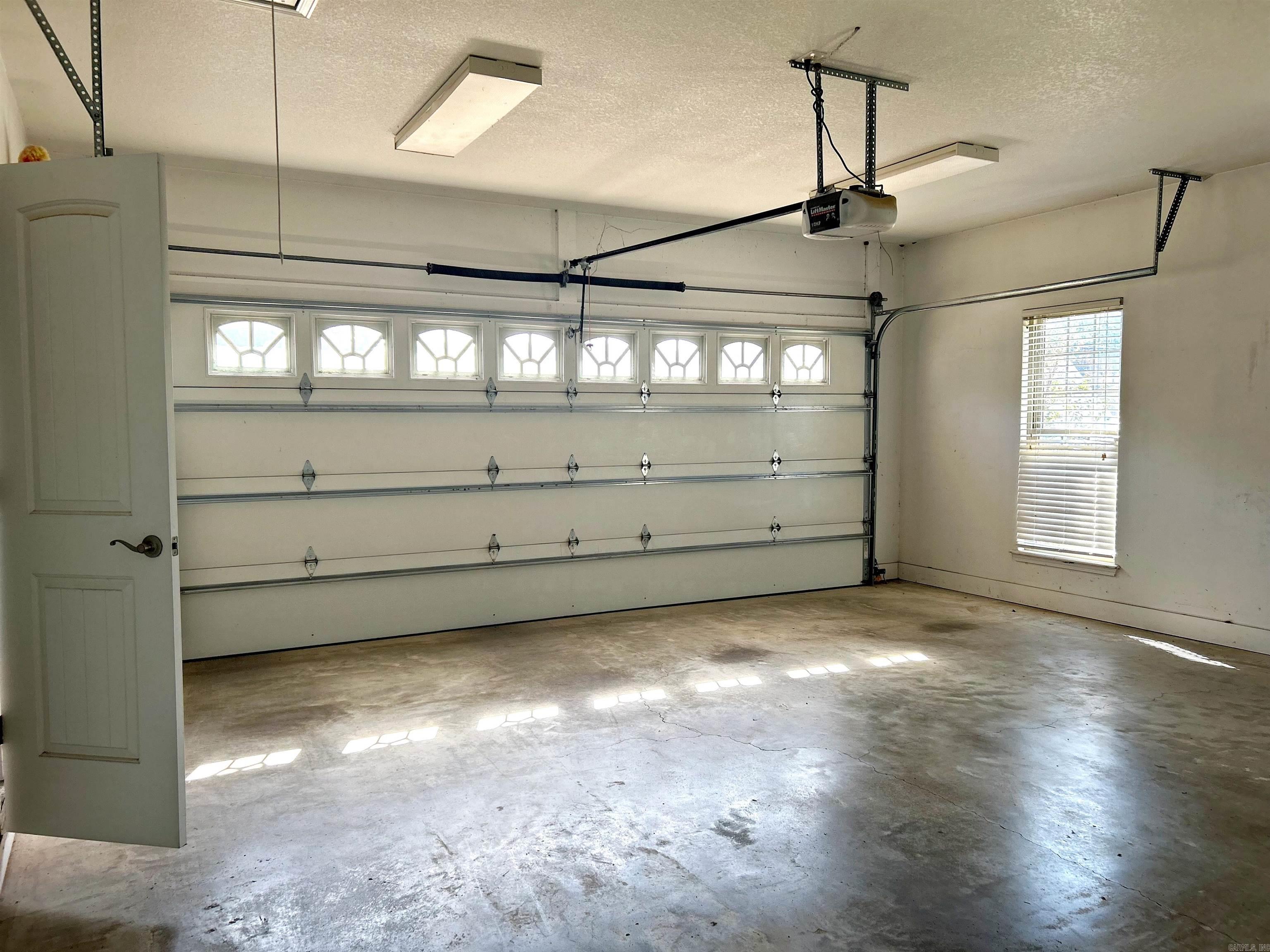 WILLOW BROOK - Residential