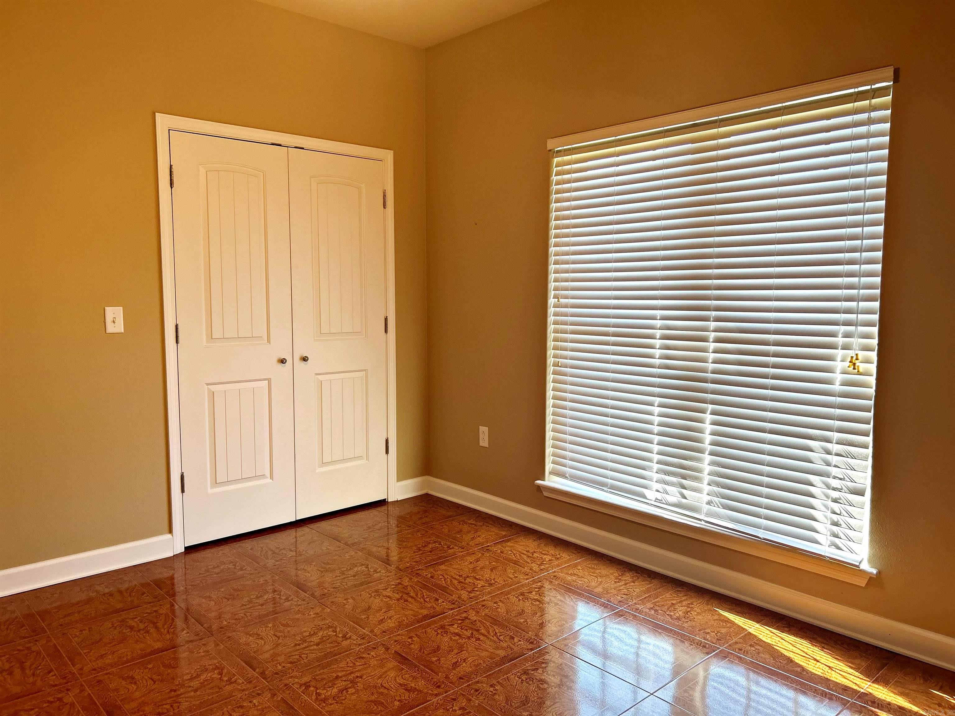 WILLOW BROOK - Residential