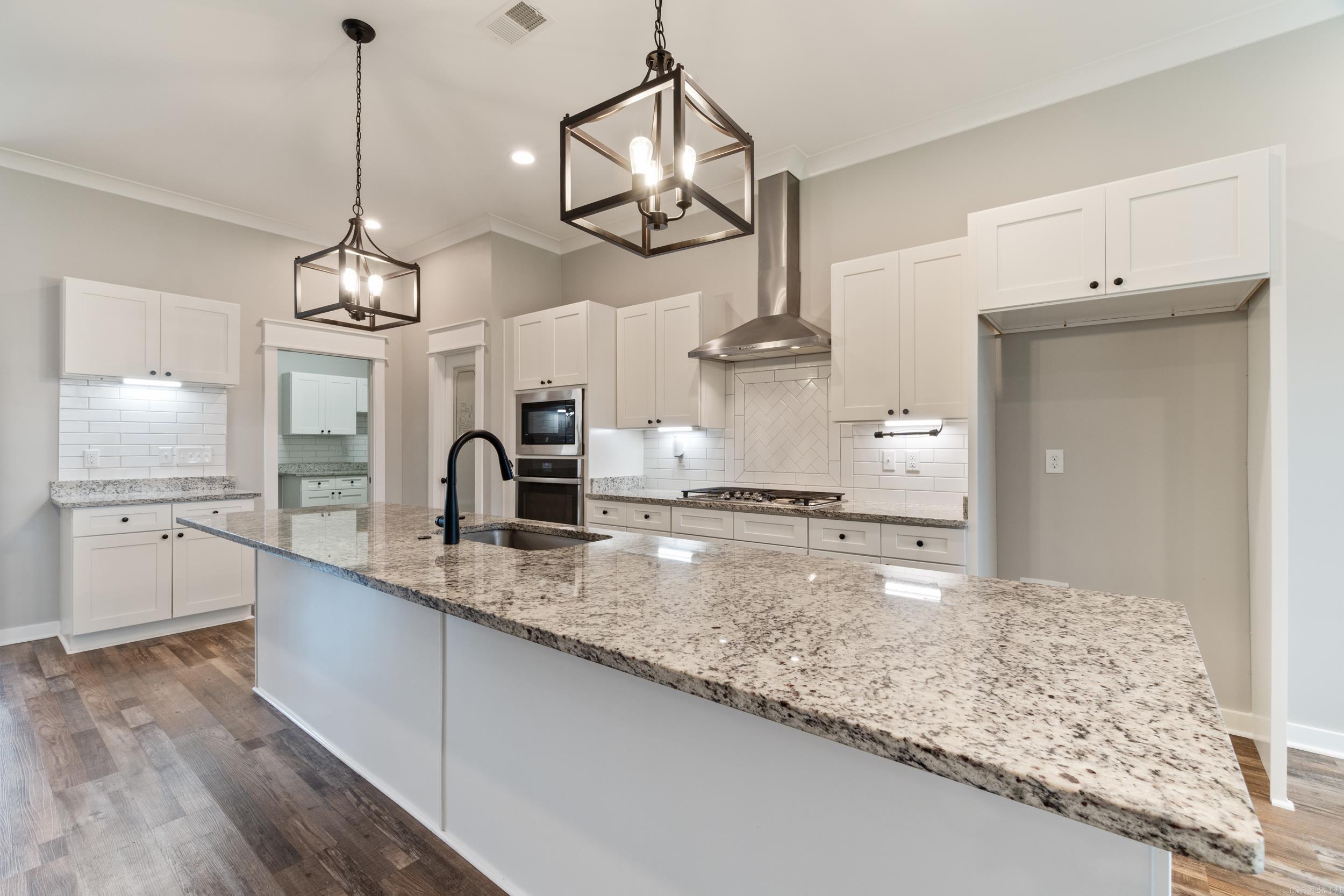 KENSINGTON - Residential