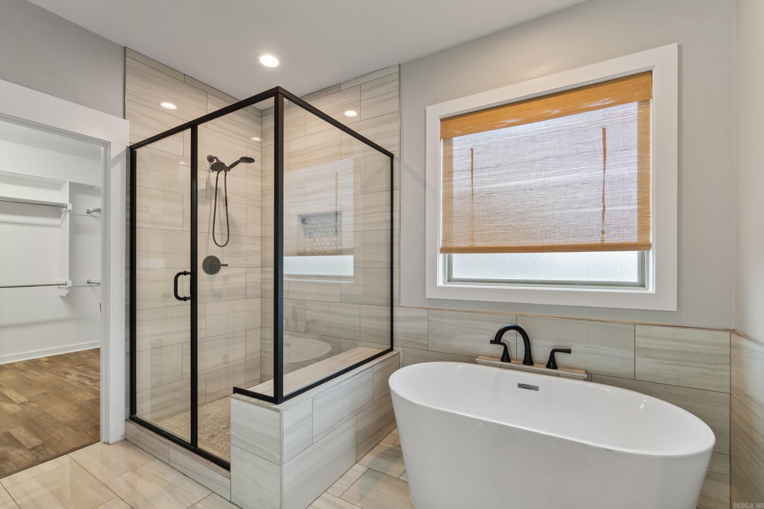 KENSINGTON - Residential