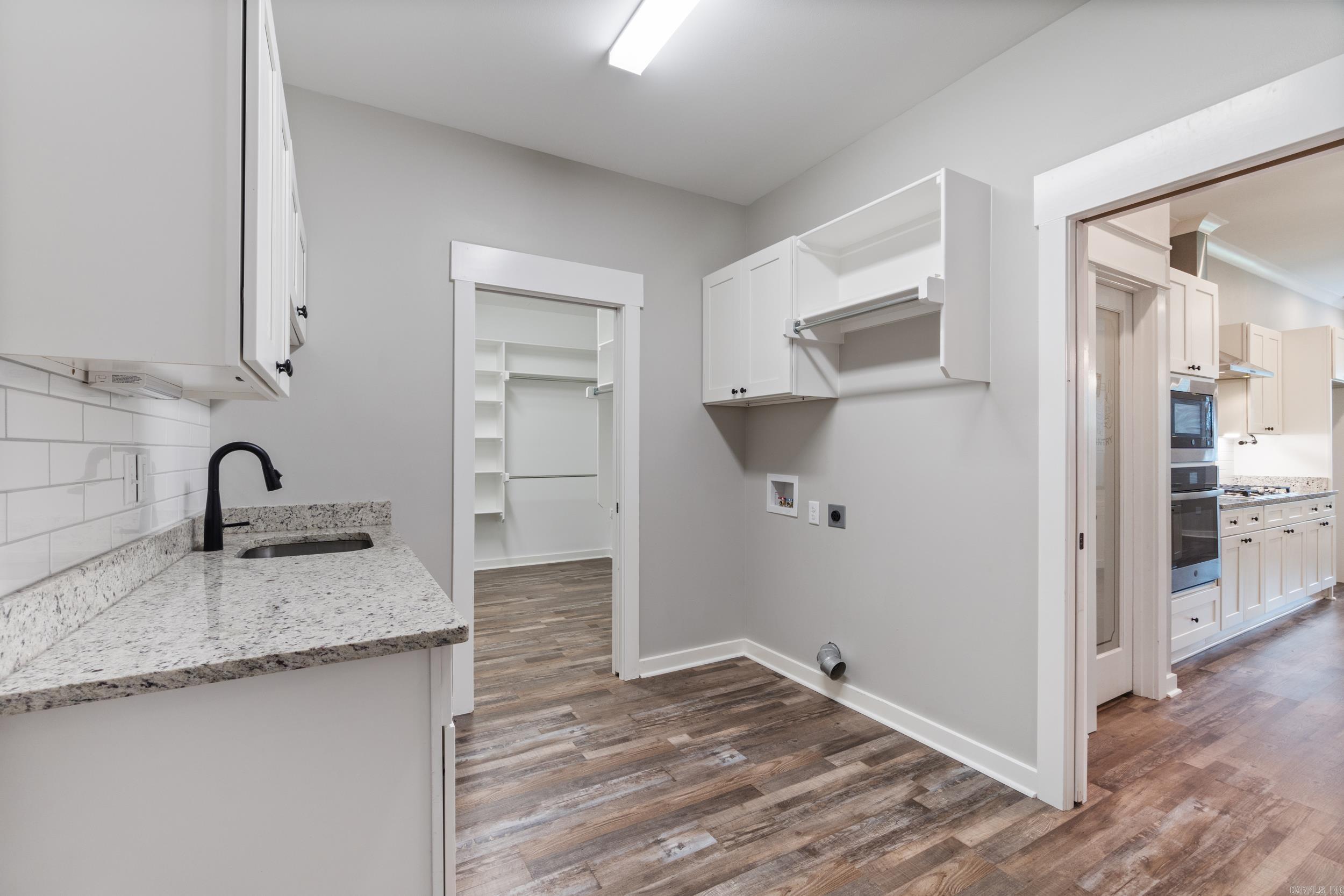 KENSINGTON - Residential