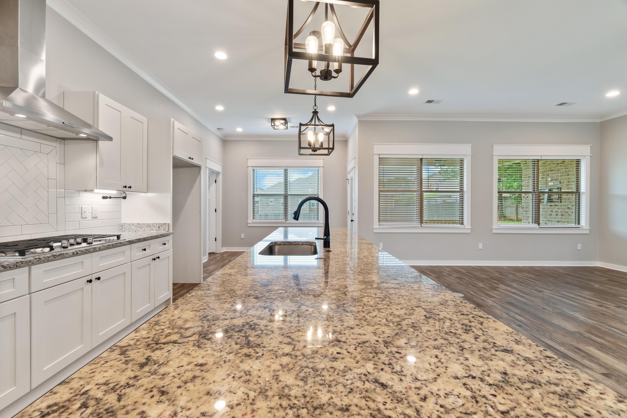 KENSINGTON - Residential