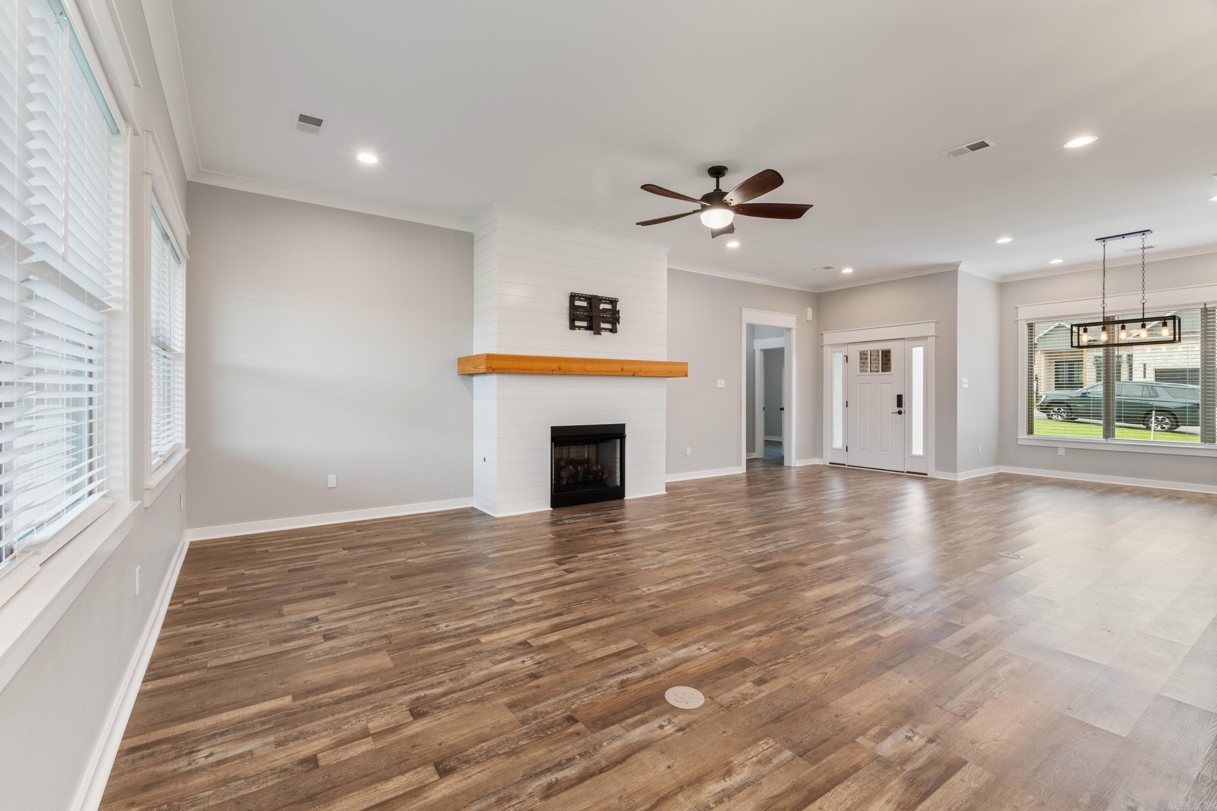 KENSINGTON - Residential