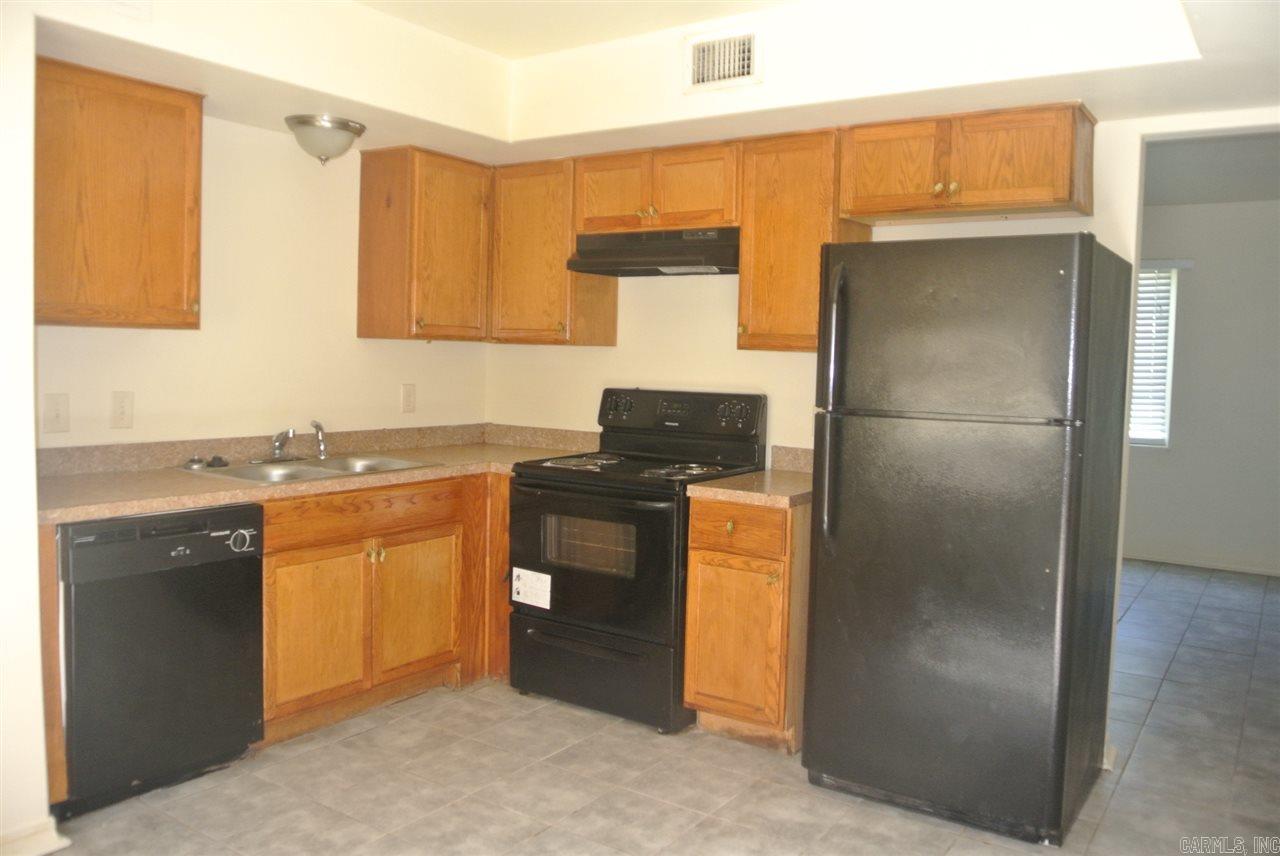 Le Bette Manor - Residential Lease