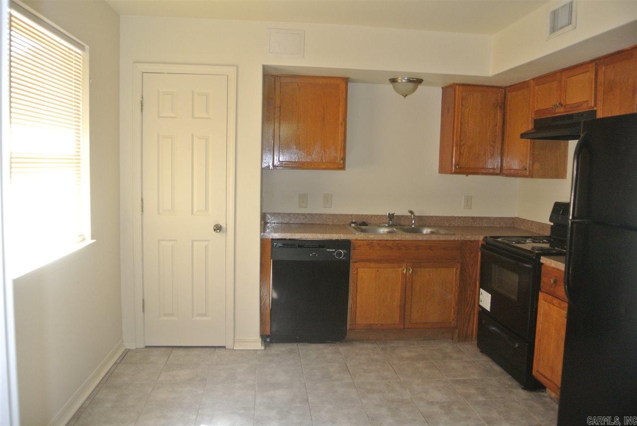 Le Bette Manor - Residential Lease