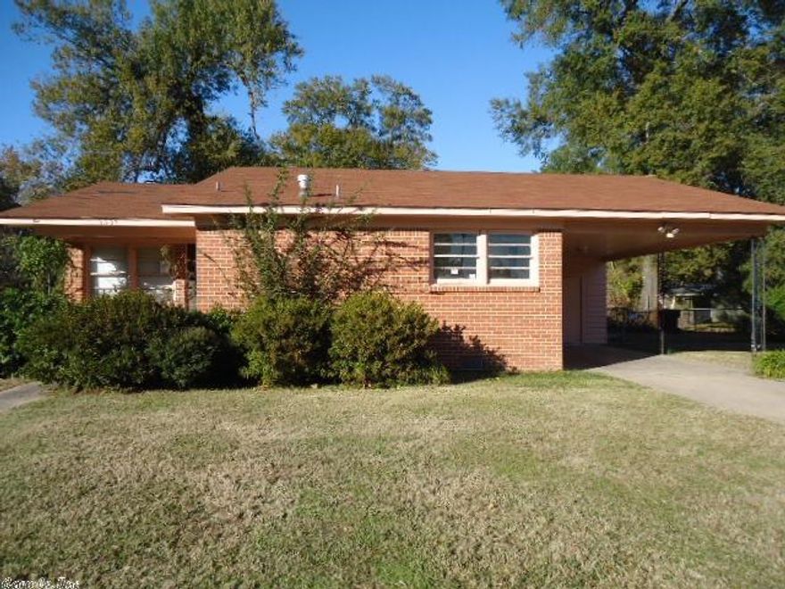 This is a Fannie Mae HomePath Property. See www.HomePath.com for more info, property eligibility & to place all offers.Looking for a great investment? come look at this 3 bedroom 1.5 bath home with nice fenced in back yard and carport.