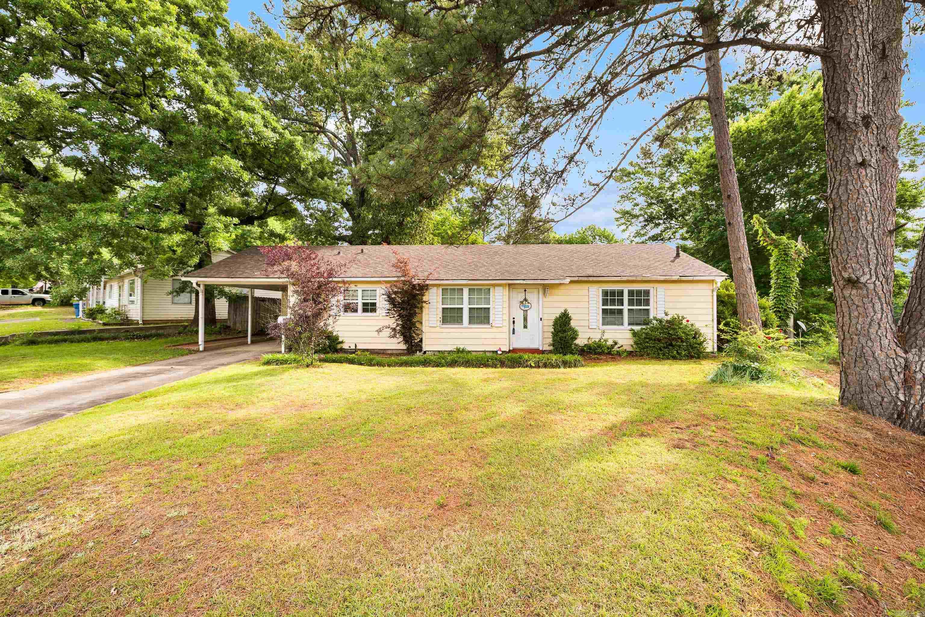 FOREST HILLS - Residential