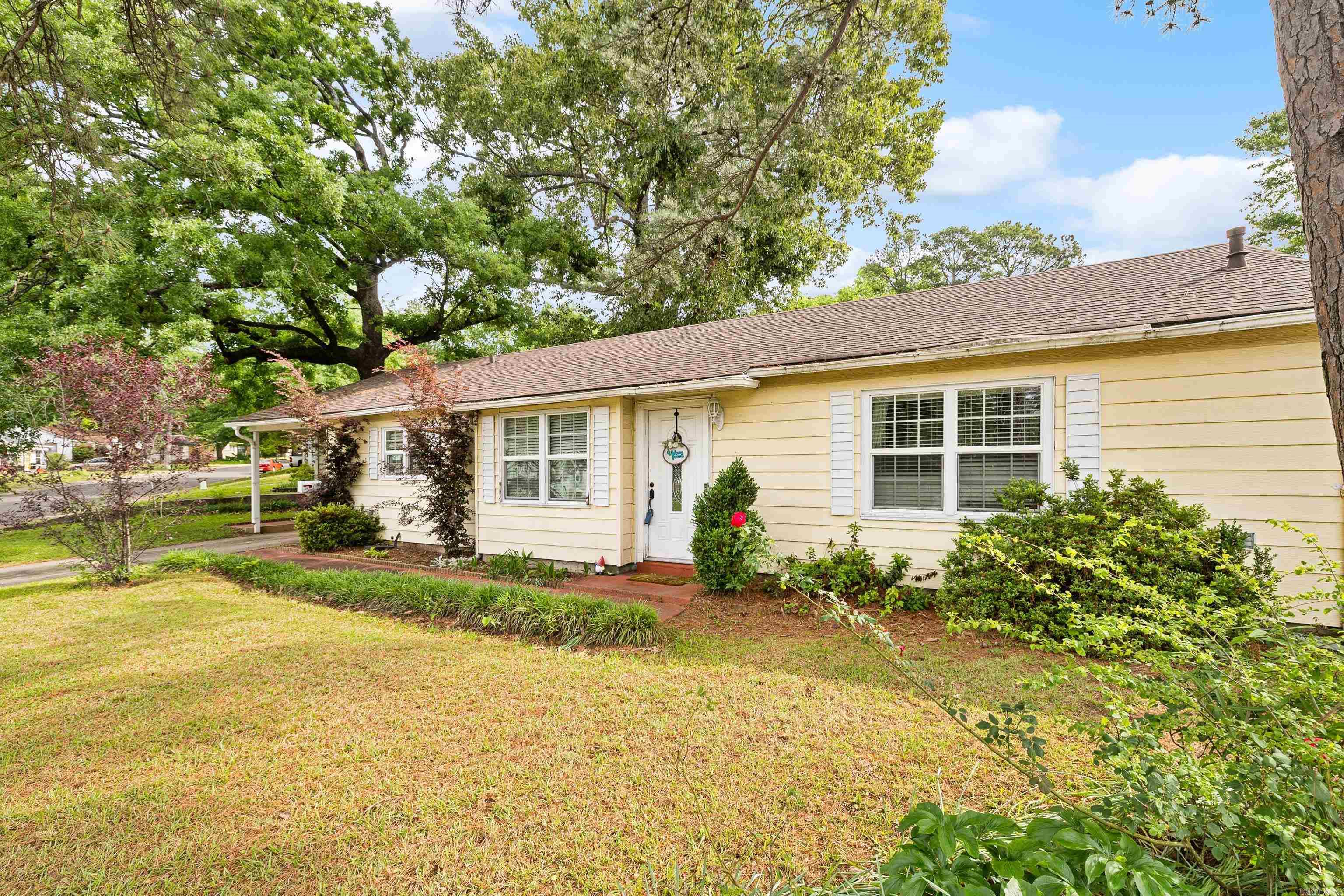FOREST HILLS - Residential