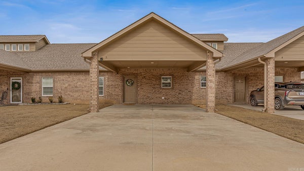 3100 OLIVIA CT APT 3, JONESBORO, AR 72404 - Image f5fb19acee86fa21c0b2fdffdc521b0e/2004930446