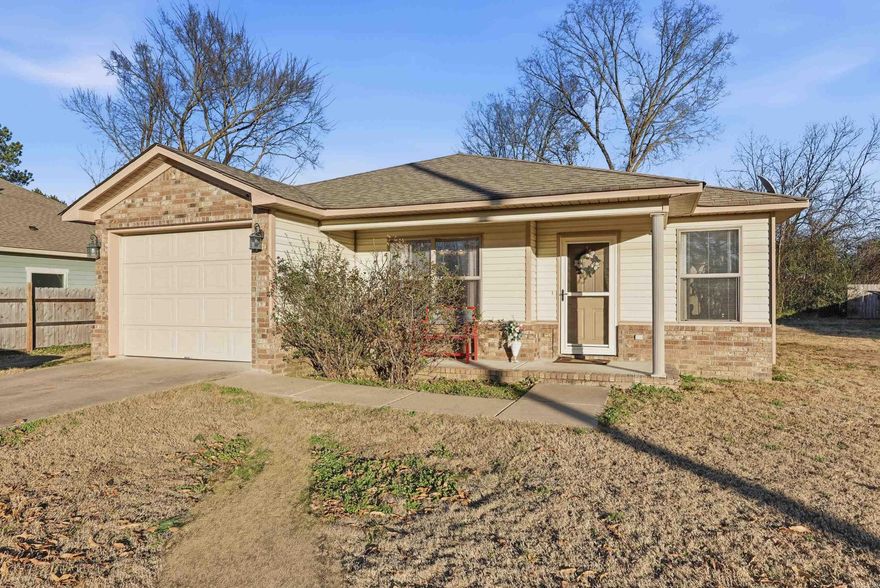 Well-maintained 3-bedroom, 2-bath home offering a functional layout and great use of space. Features include a single-car garage, pantry, and large closets throughout. Enjoy outdoor living on the patio and the benefit of a spacious lot. Conveniently located just a short drive to the interstate and quick access to shopping and restaurants.