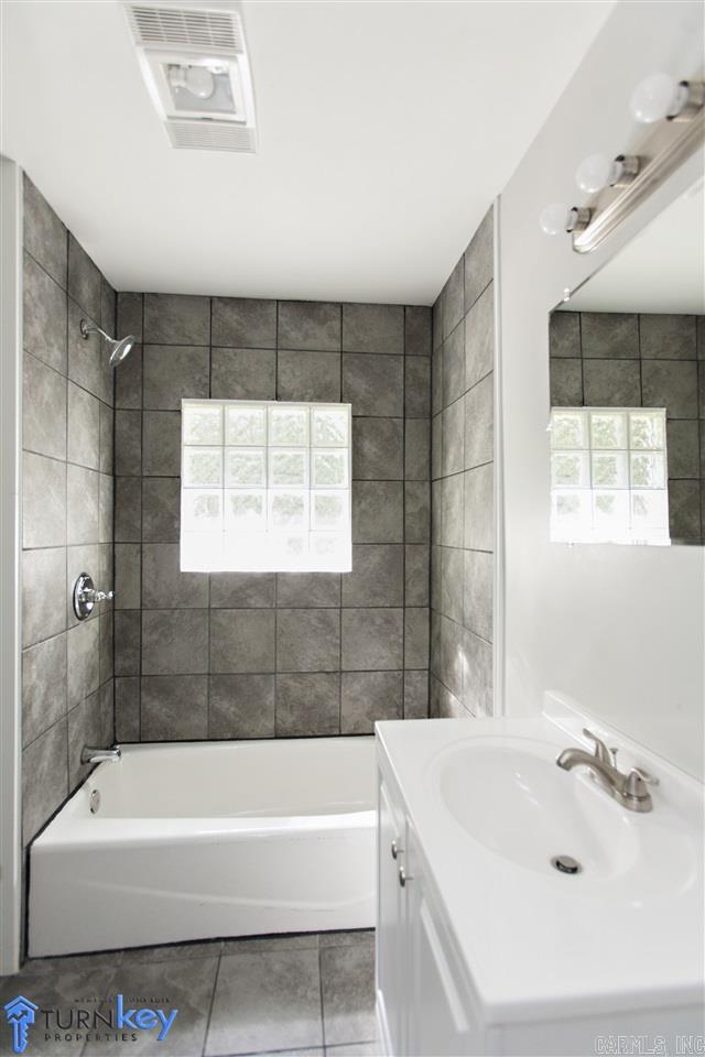 Suggs - Residential Lease