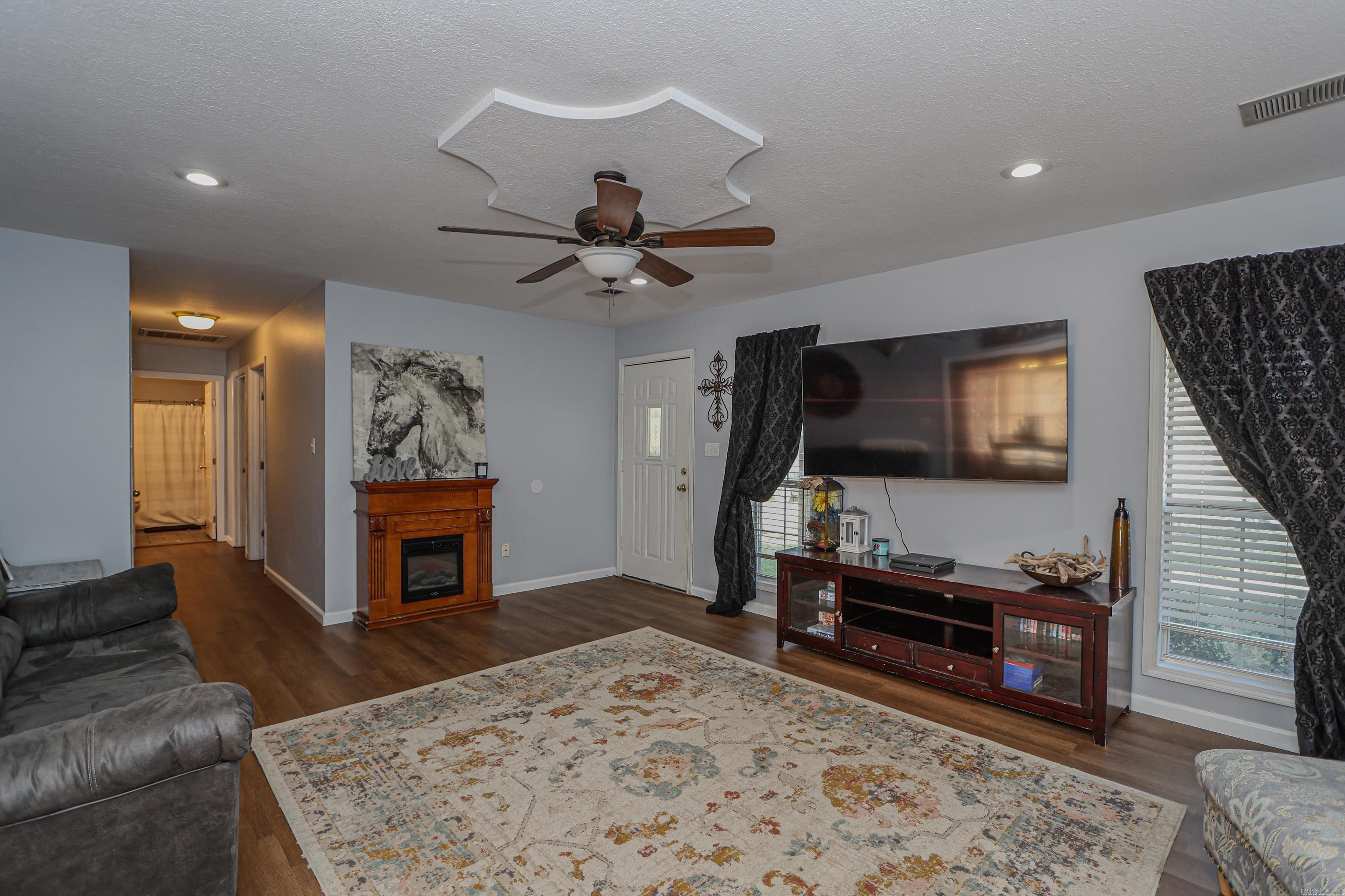 RUAL WINN - Residential