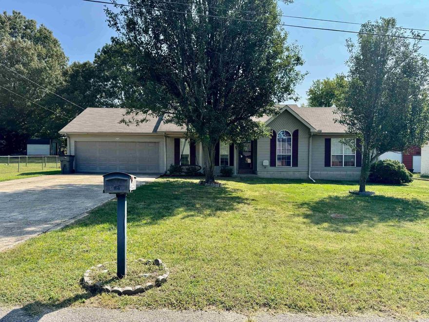 Affordable Home located on the Westside of Paragould. This 3 bedroom and 2 bath home  sits on a large lot with a fenced in backyard. Fresh paint in the living space and flooring throughout with a  newer roof and HVAC. Spacious kitchen, separate laundry room and large living area!