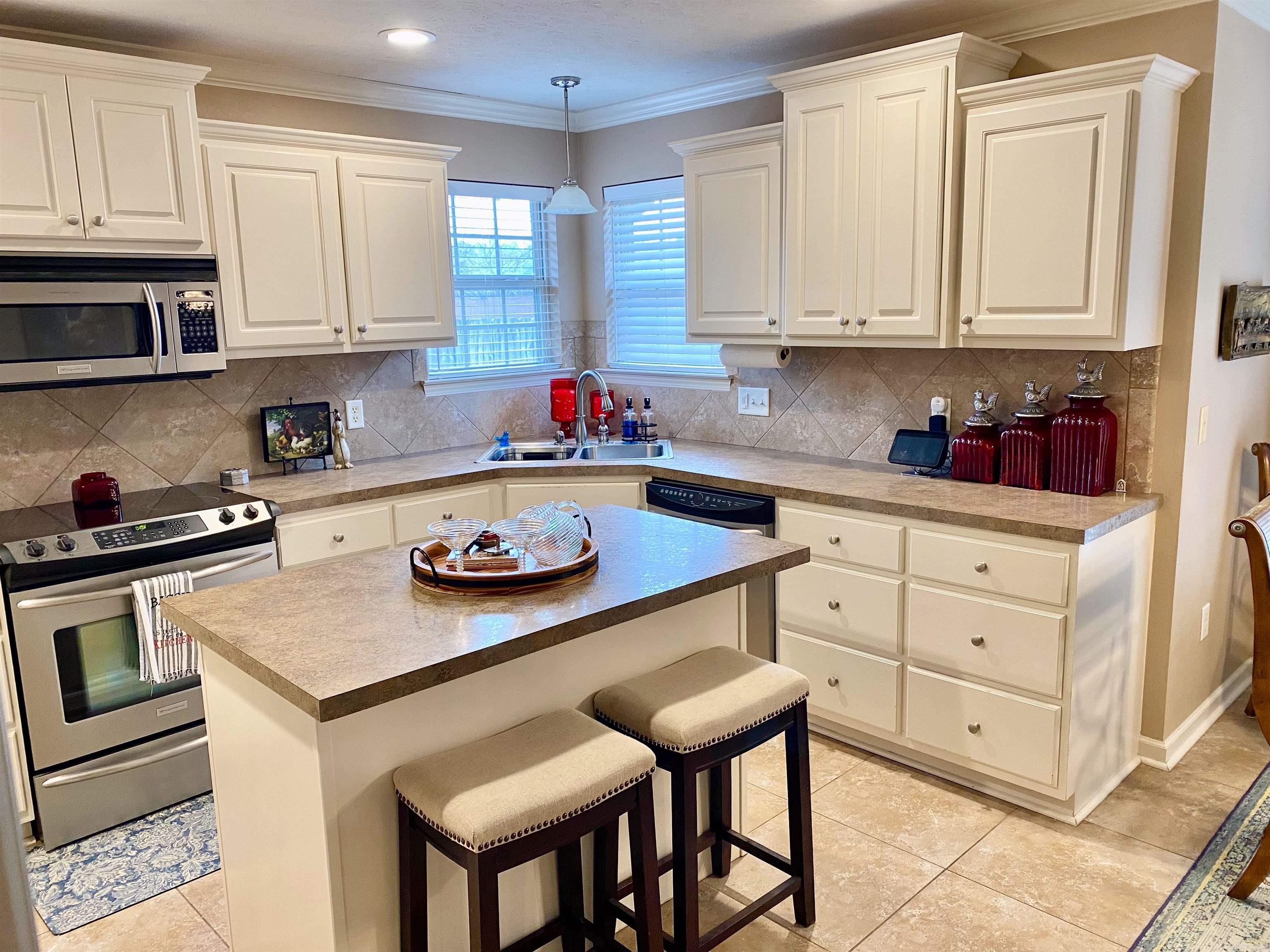 SPRING VALLEY - Residential