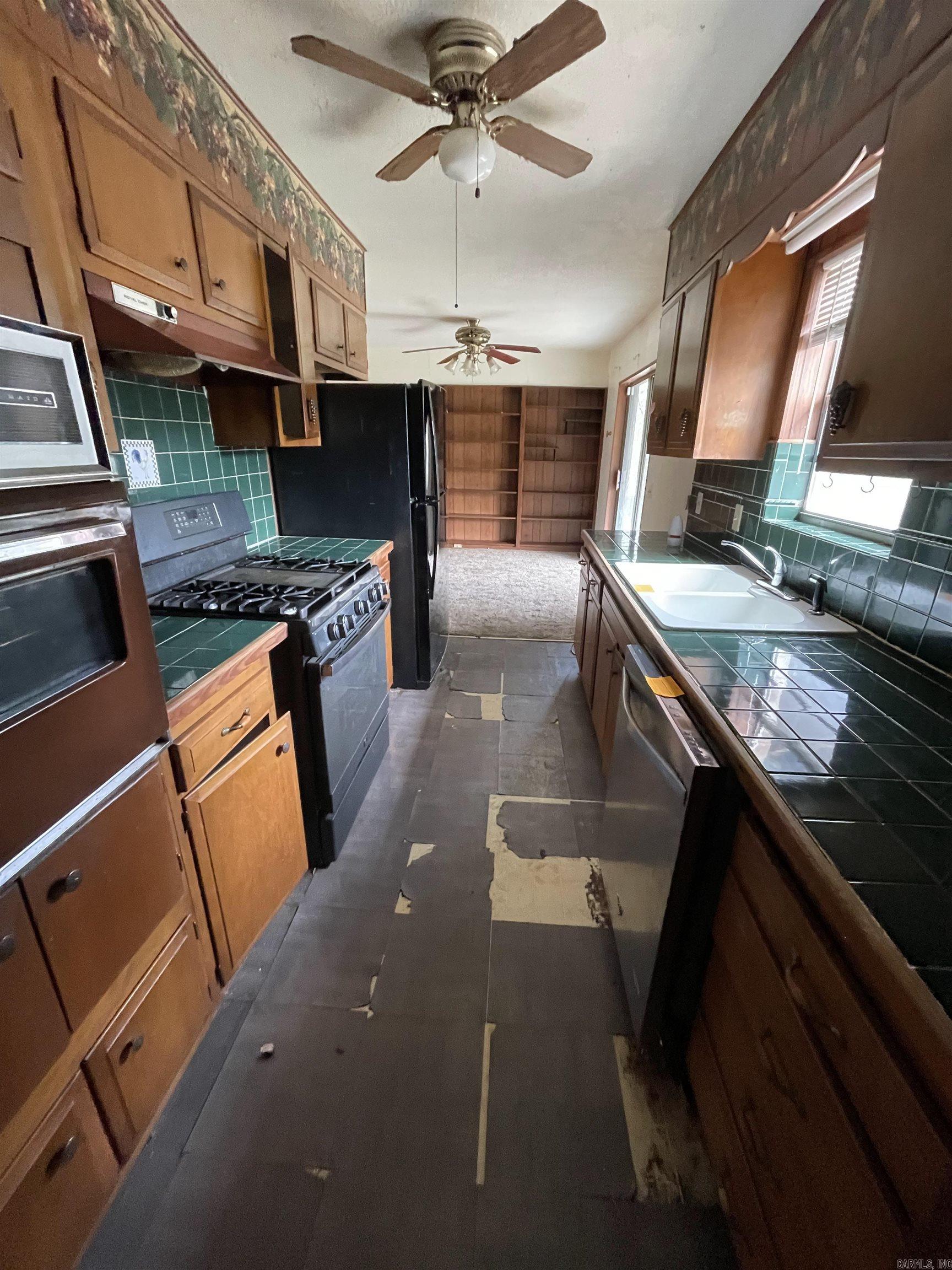 JOE ZELL FORREST - Residential