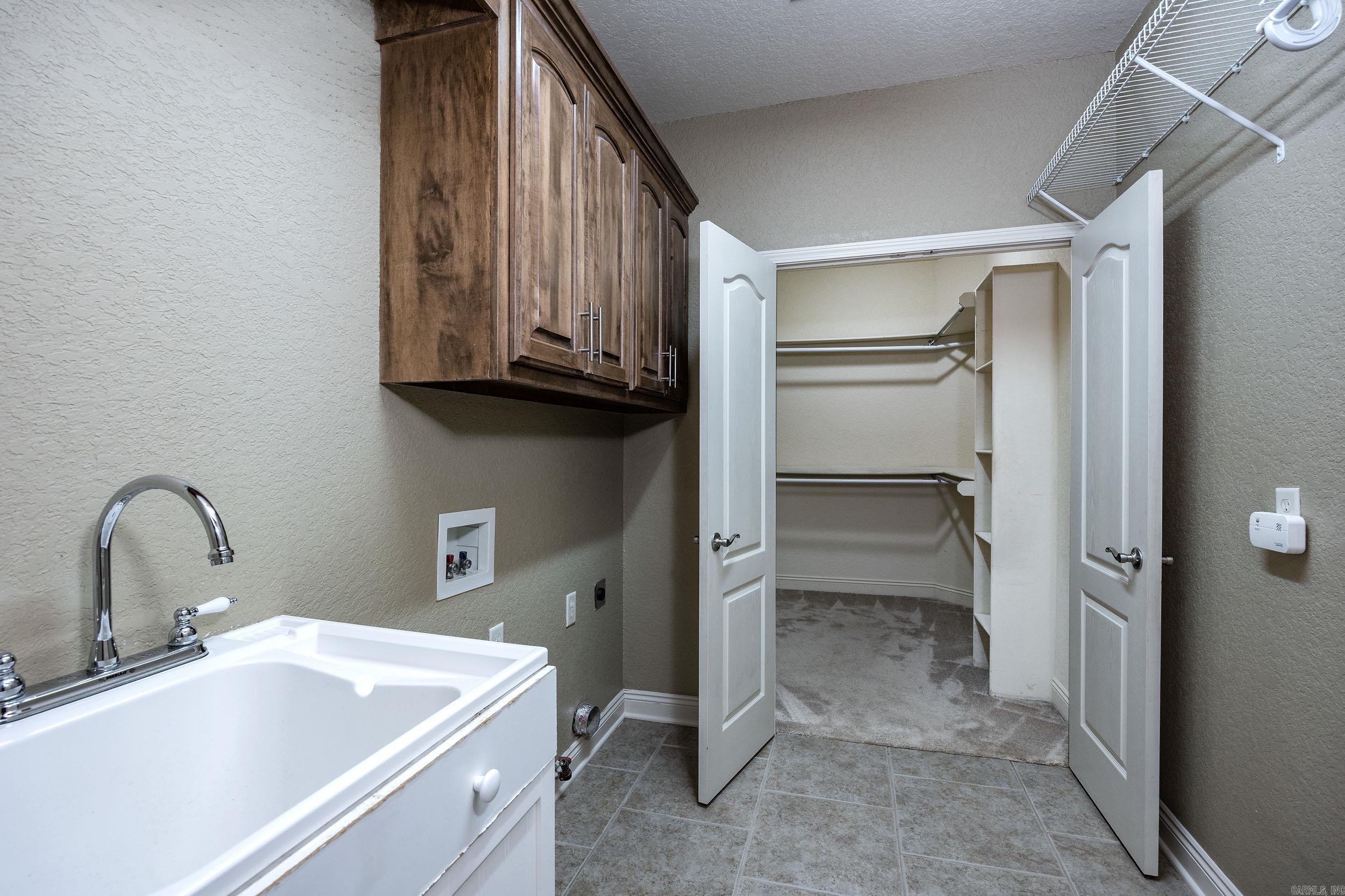 HURRICANE LAKE EST - Residential