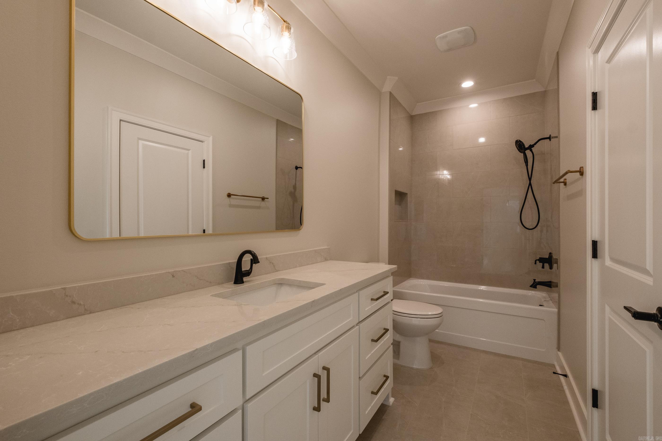 BEAR DEN ESTATES - Residential