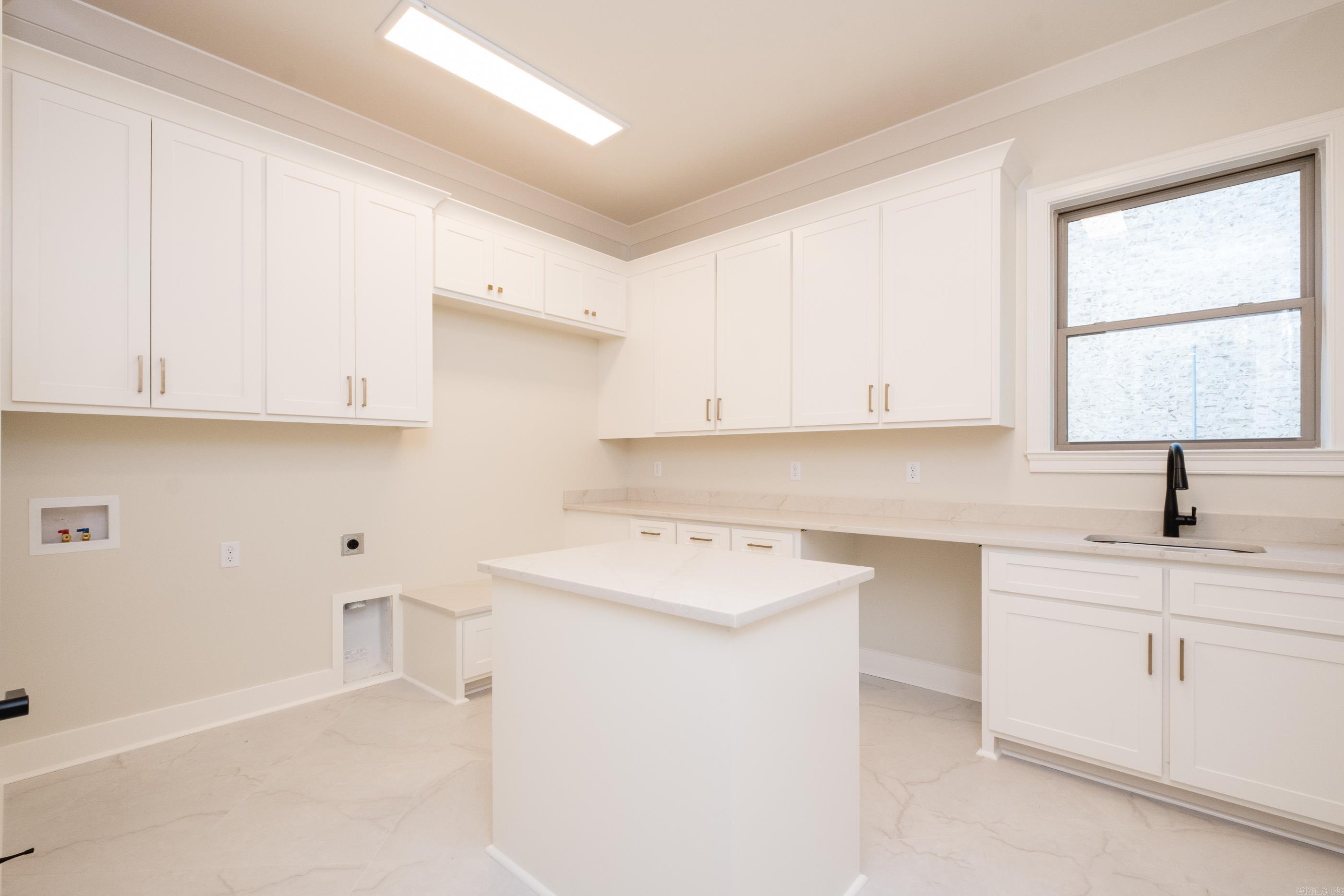 BEAR DEN ESTATES - Residential