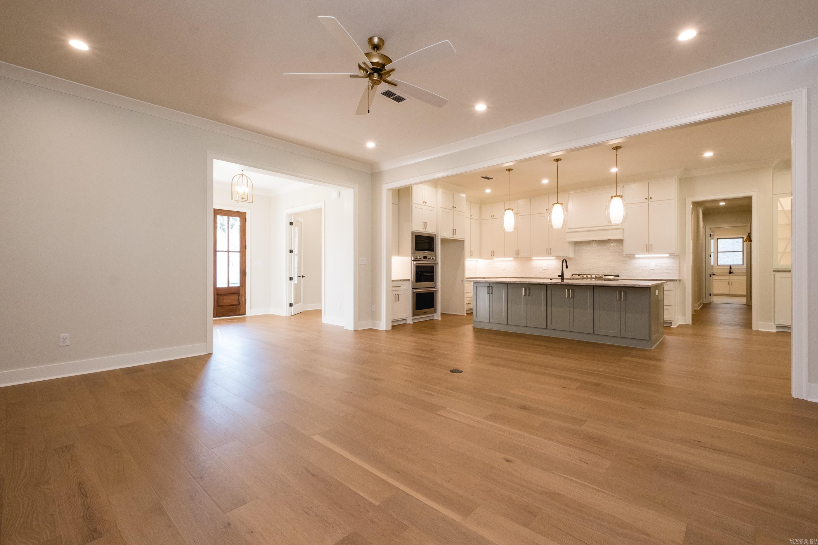 BEAR DEN ESTATES - Residential