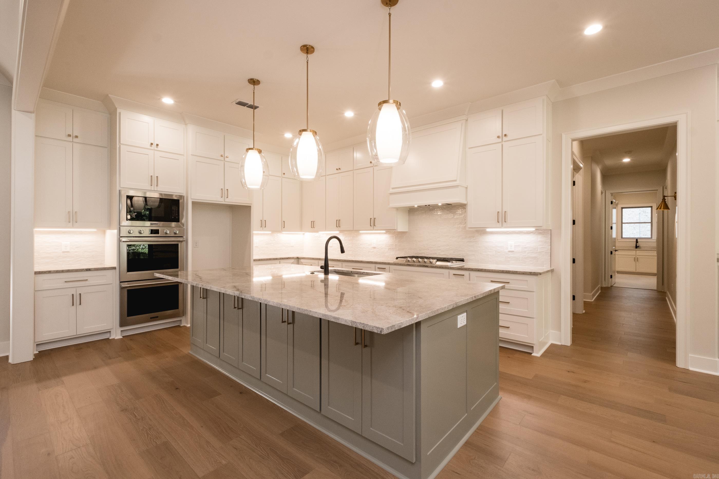 BEAR DEN ESTATES - Residential