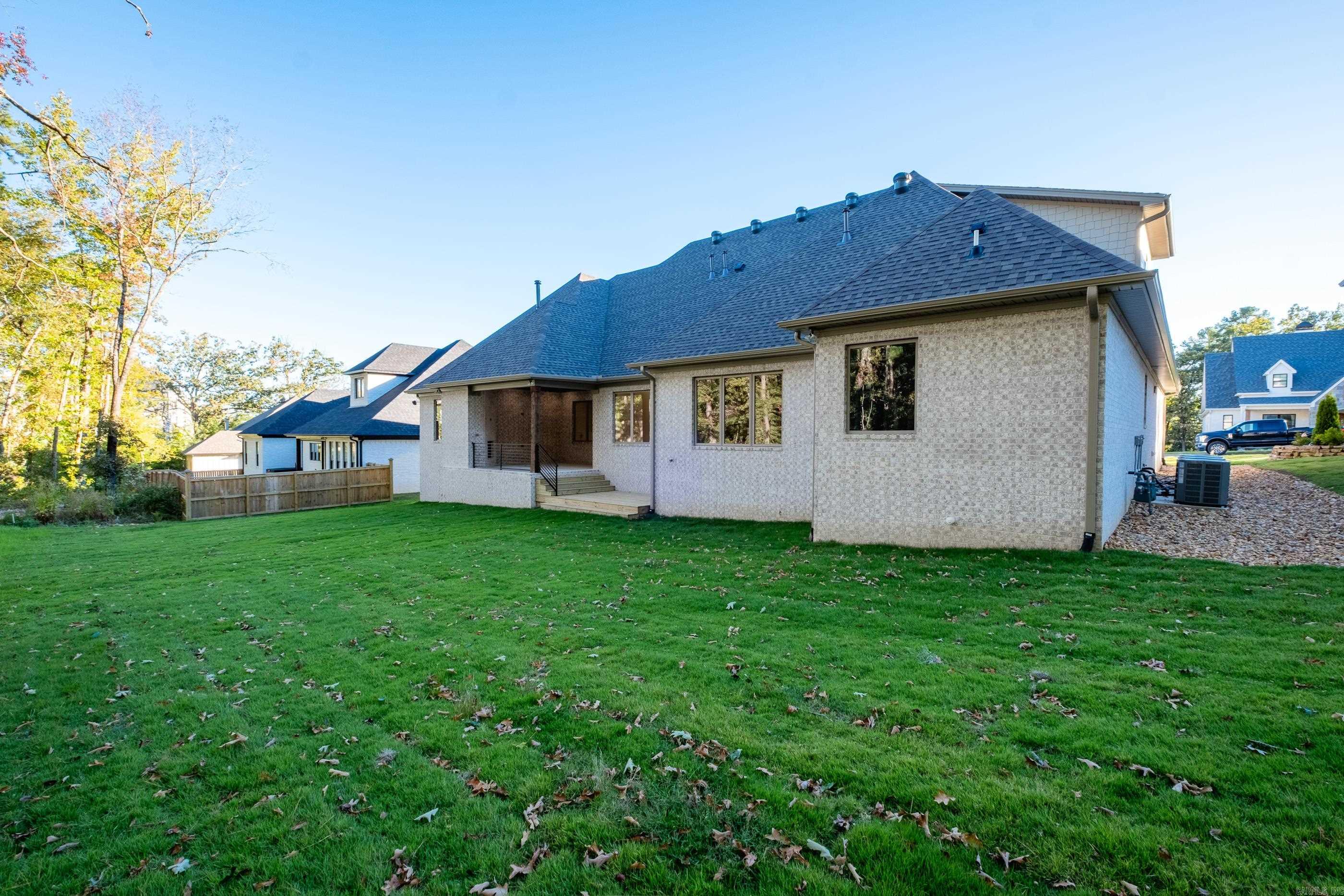 BEAR DEN ESTATES - Residential