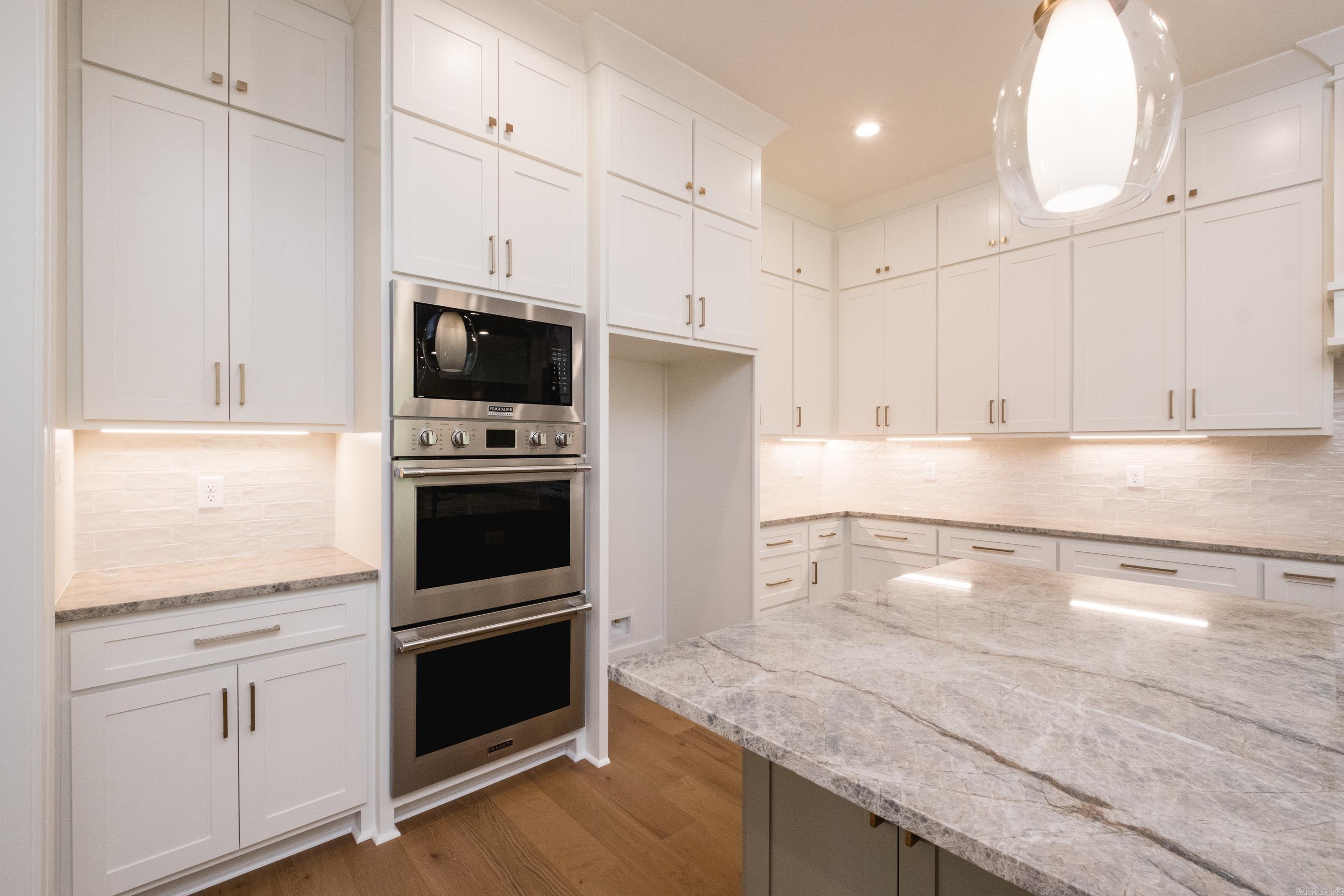BEAR DEN ESTATES - Residential